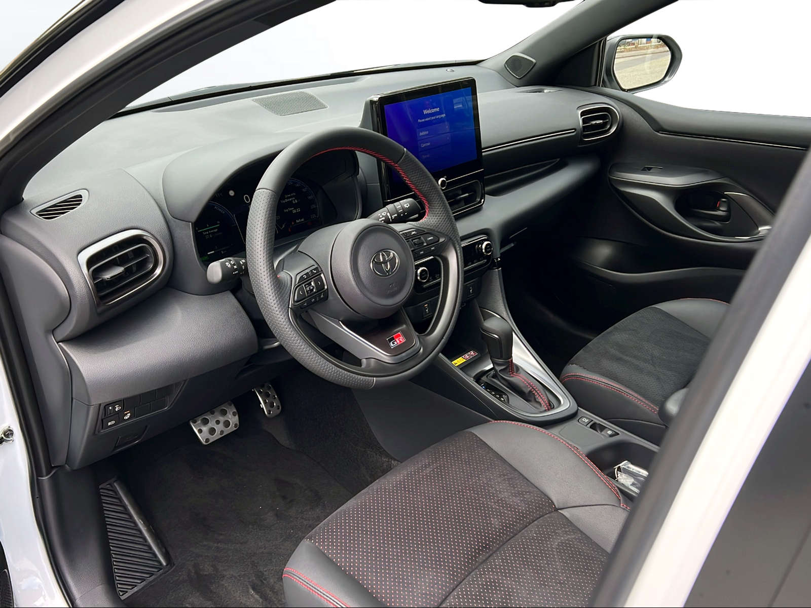 TOYOTA Yaris 1.5 GR Sport e-CVT - 10