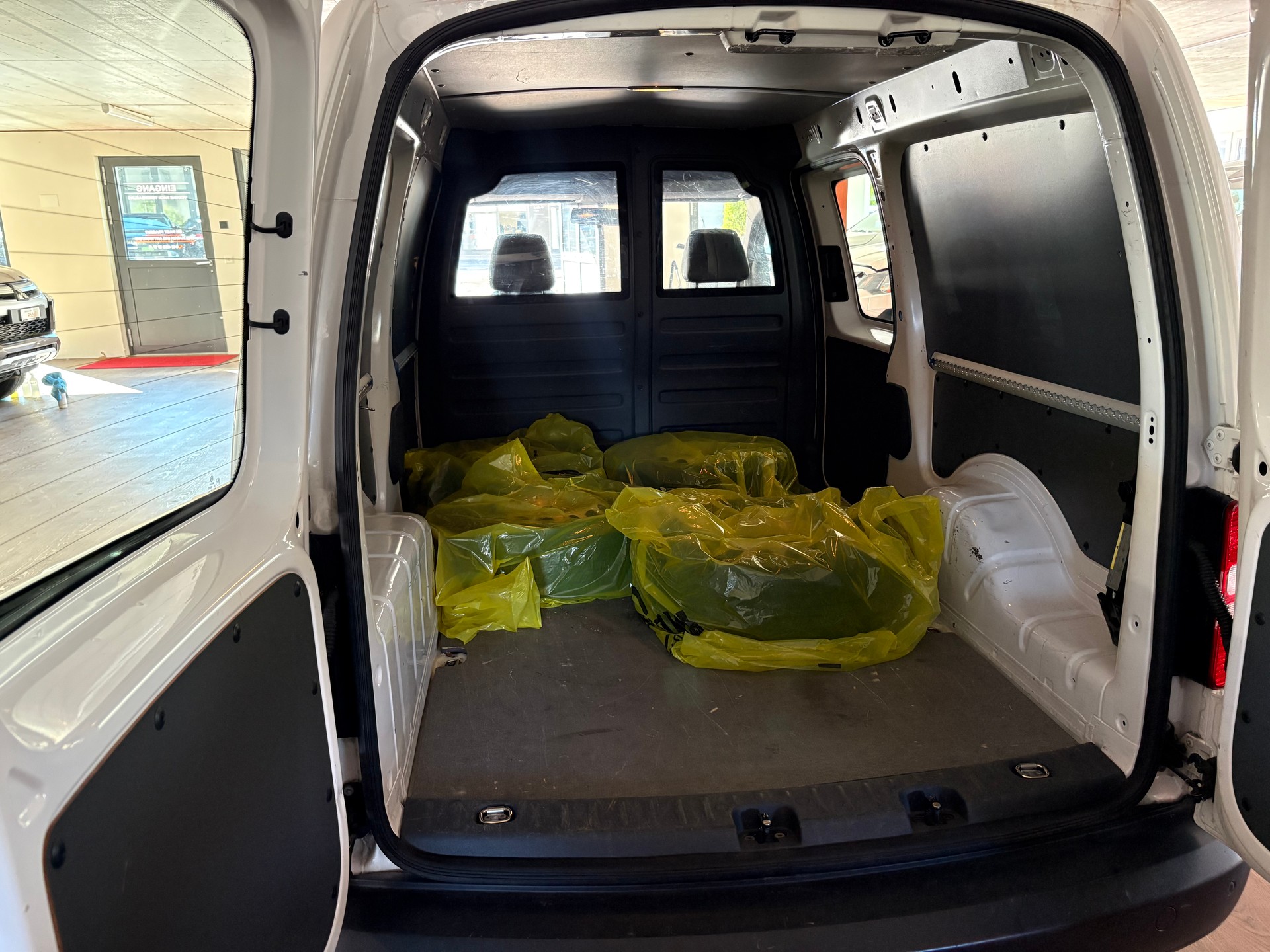 VW Caddy Maxi 2.0 TDI - 13