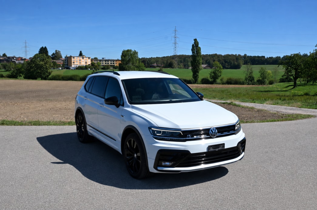VW Tiguan Allspace 2.0 TDI R-Line Highline 4Motion DSG - 2