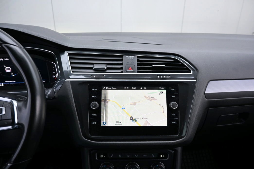VW Tiguan Allspace 2.0 TDI R-Line Highline 4Motion DSG - 13