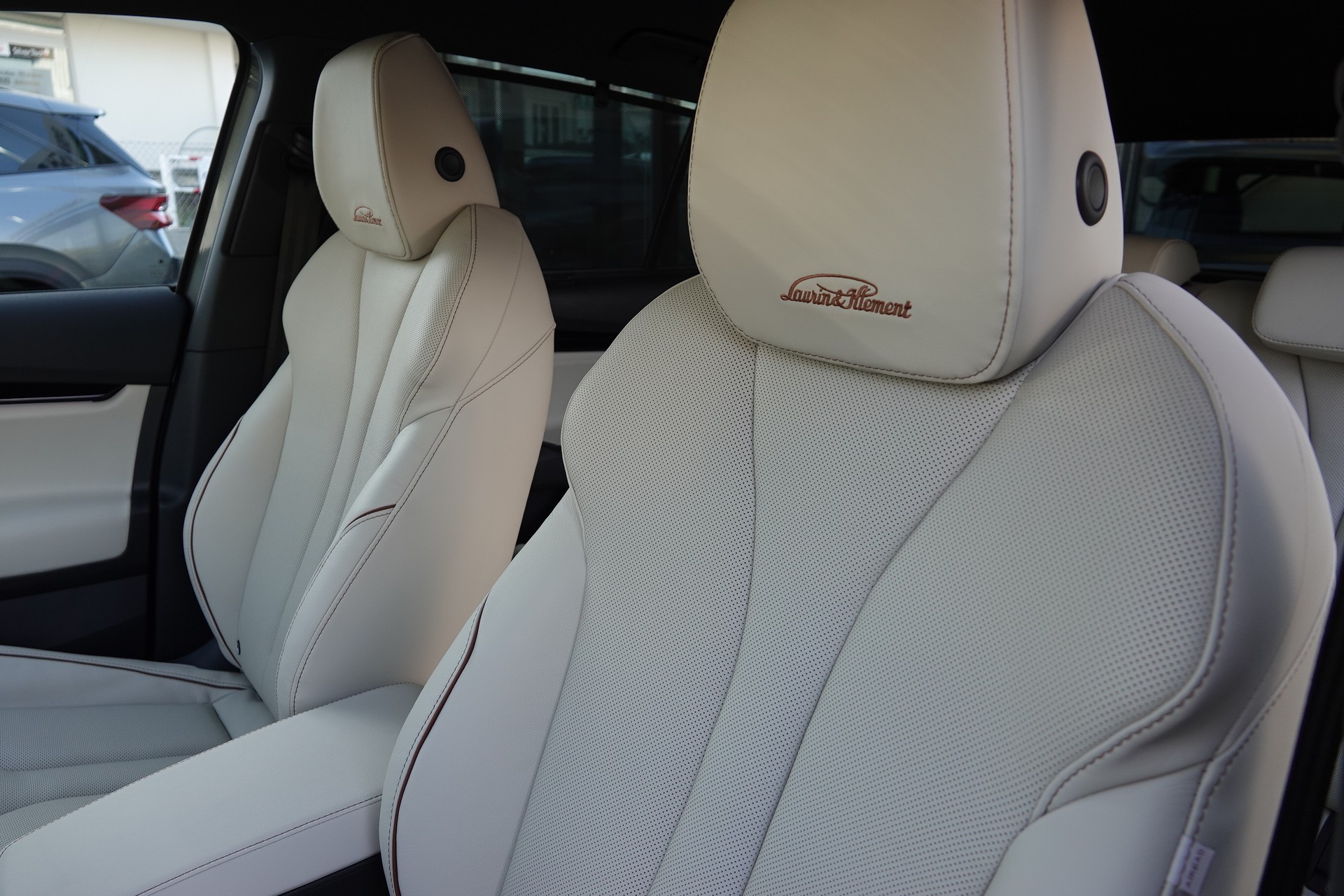 SKODA Elroq 85 4x4 L&K - 15