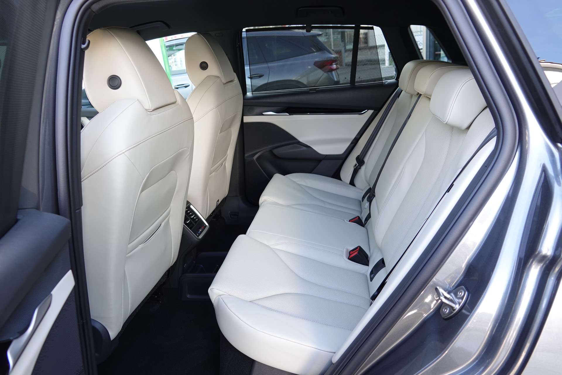 SKODA Elroq 85 4x4 L&K - 16