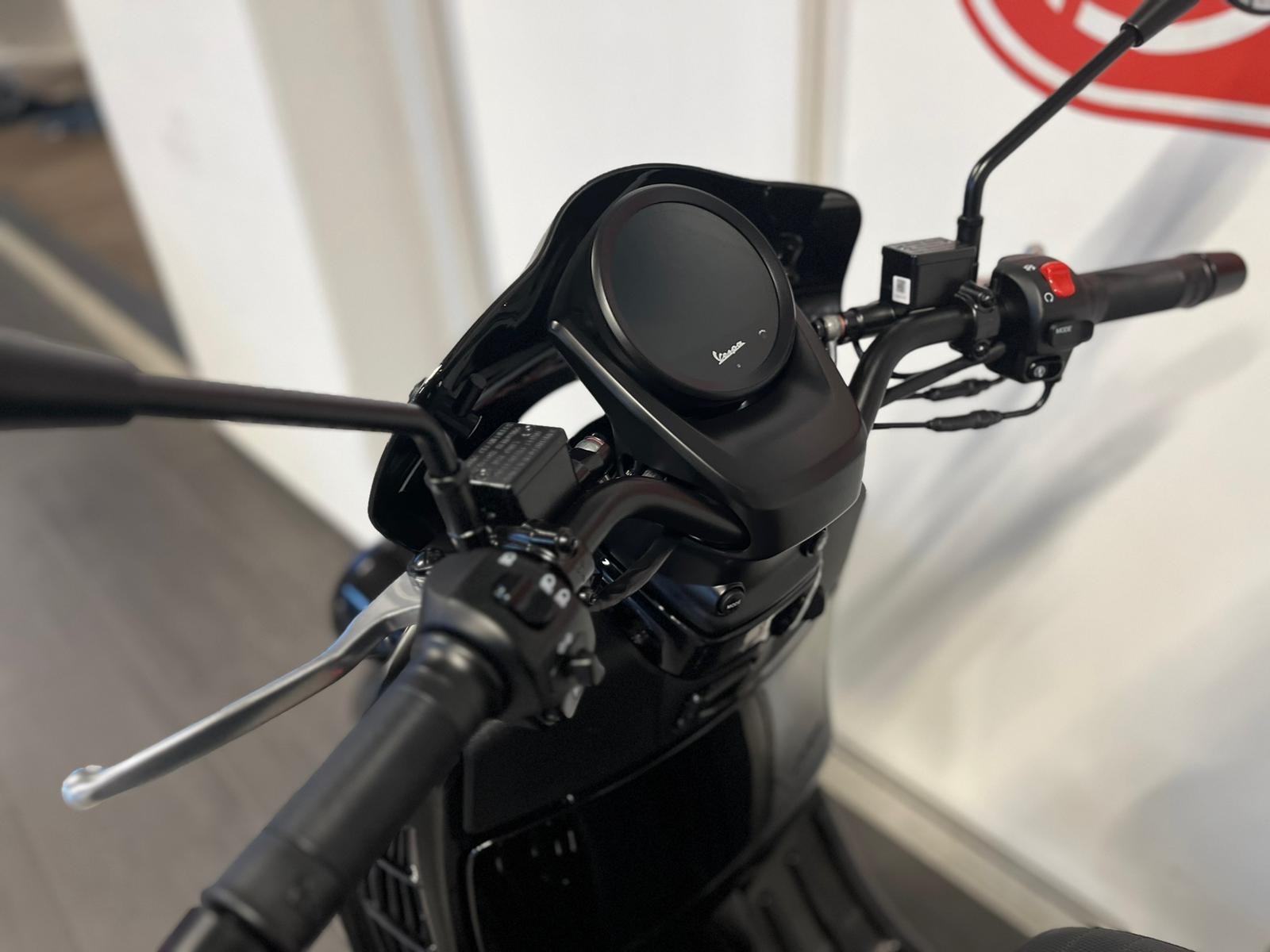 PIAGGIO Vespa GTV 300 ABS - 8