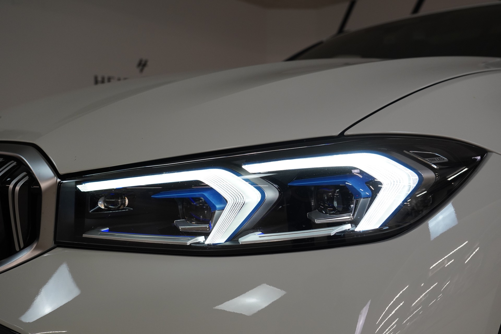 BMW 320d xDrive 48V Touring Steptronic M Sport - 9