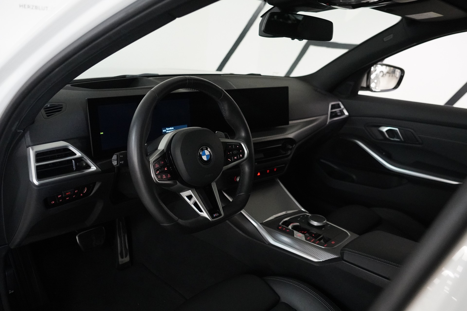 BMW 320d xDrive 48V Touring Steptronic M Sport - 23