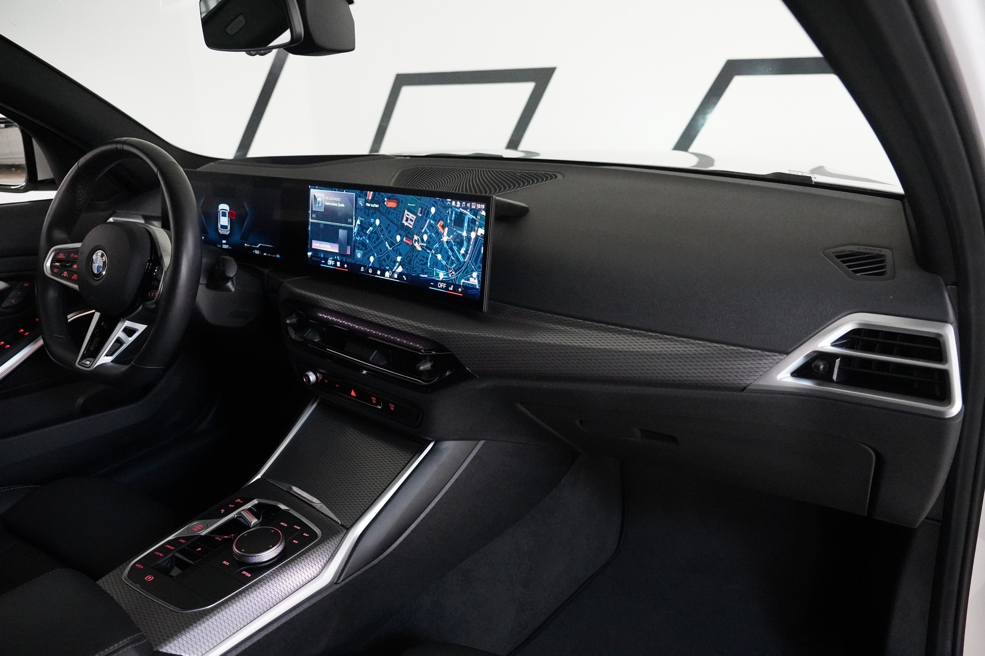 BMW 320d xDrive 48V Touring Steptronic M Sport - 17