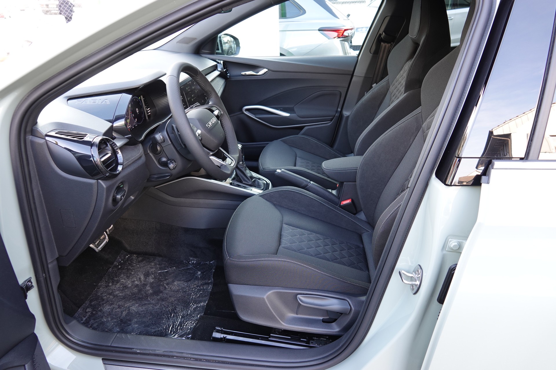 SKODA Fabia 1.0 TSI Dynamic DSG - 13