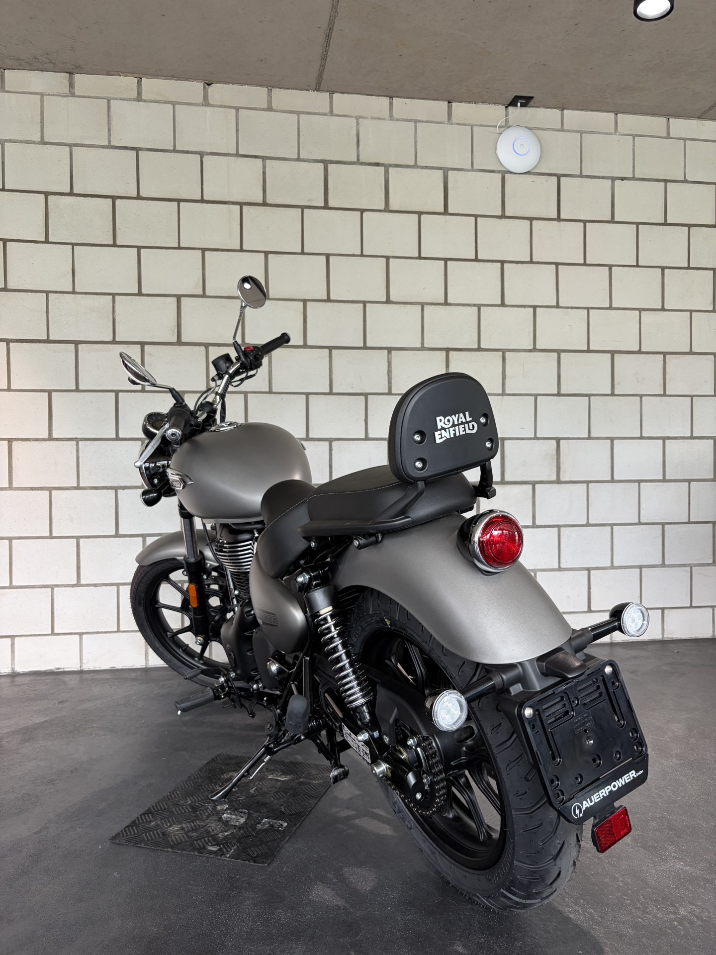 ROYAL ENFIELD METEOR 350 - 4