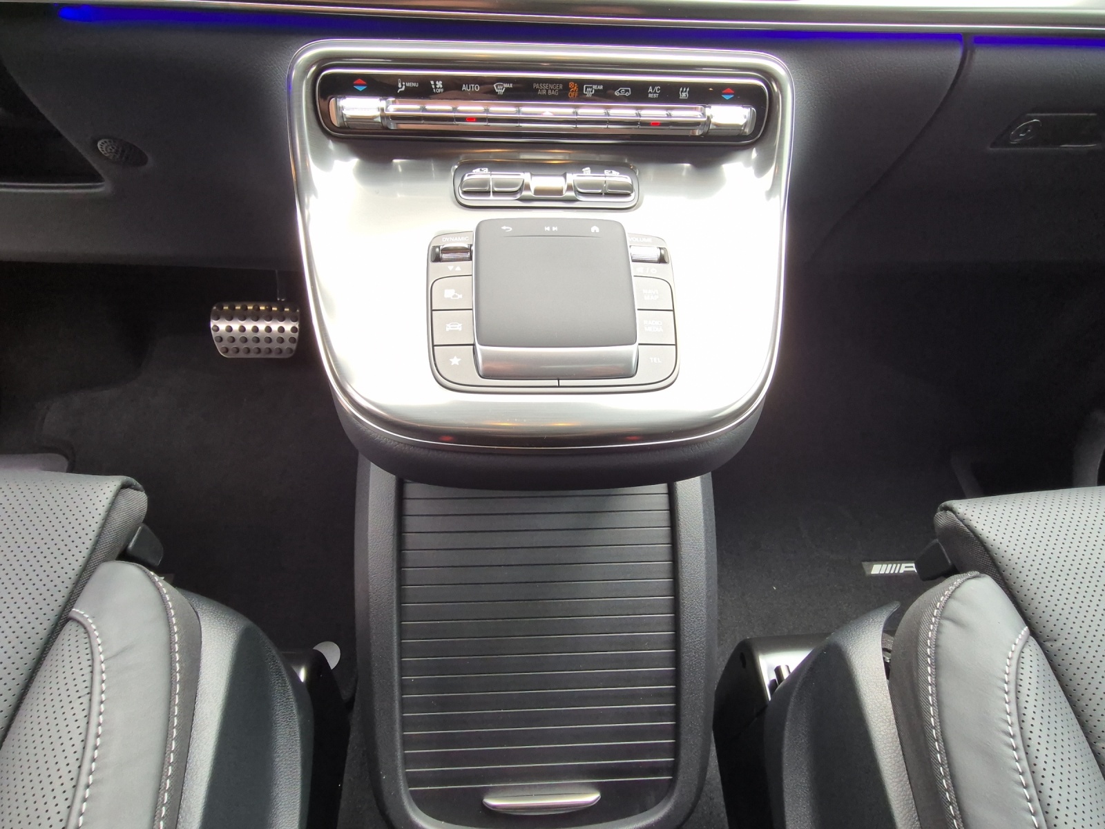 MERCEDES-BENZ V 300 d lang Swiss 9G-T - 14
