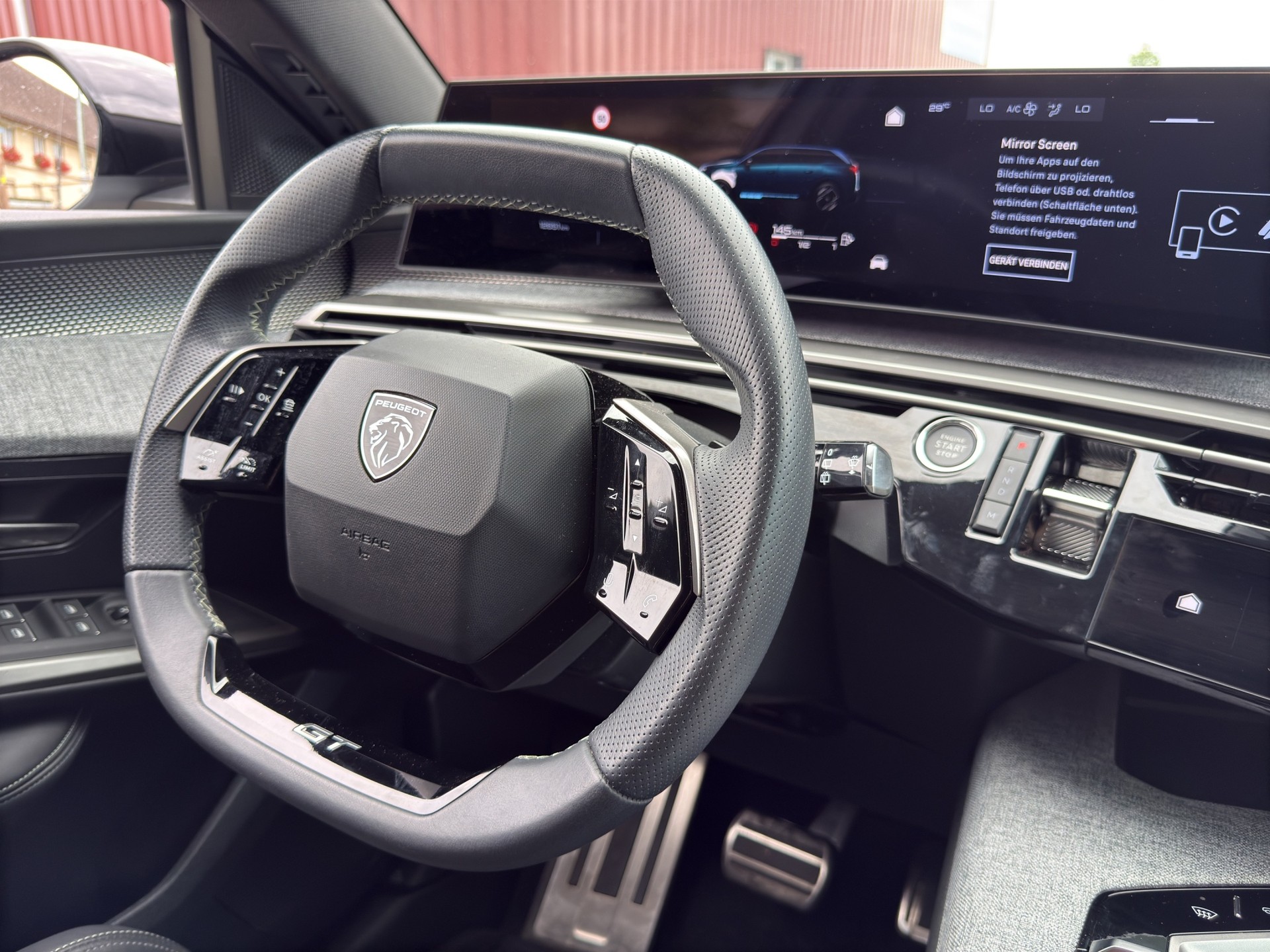 PEUGEOT 5008 1.2 Hybrid e-DCS6 GT 7 Plätzer - 57