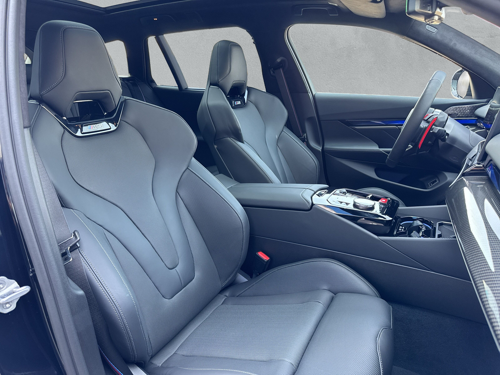 BMW M5 xDrive Touring - 13