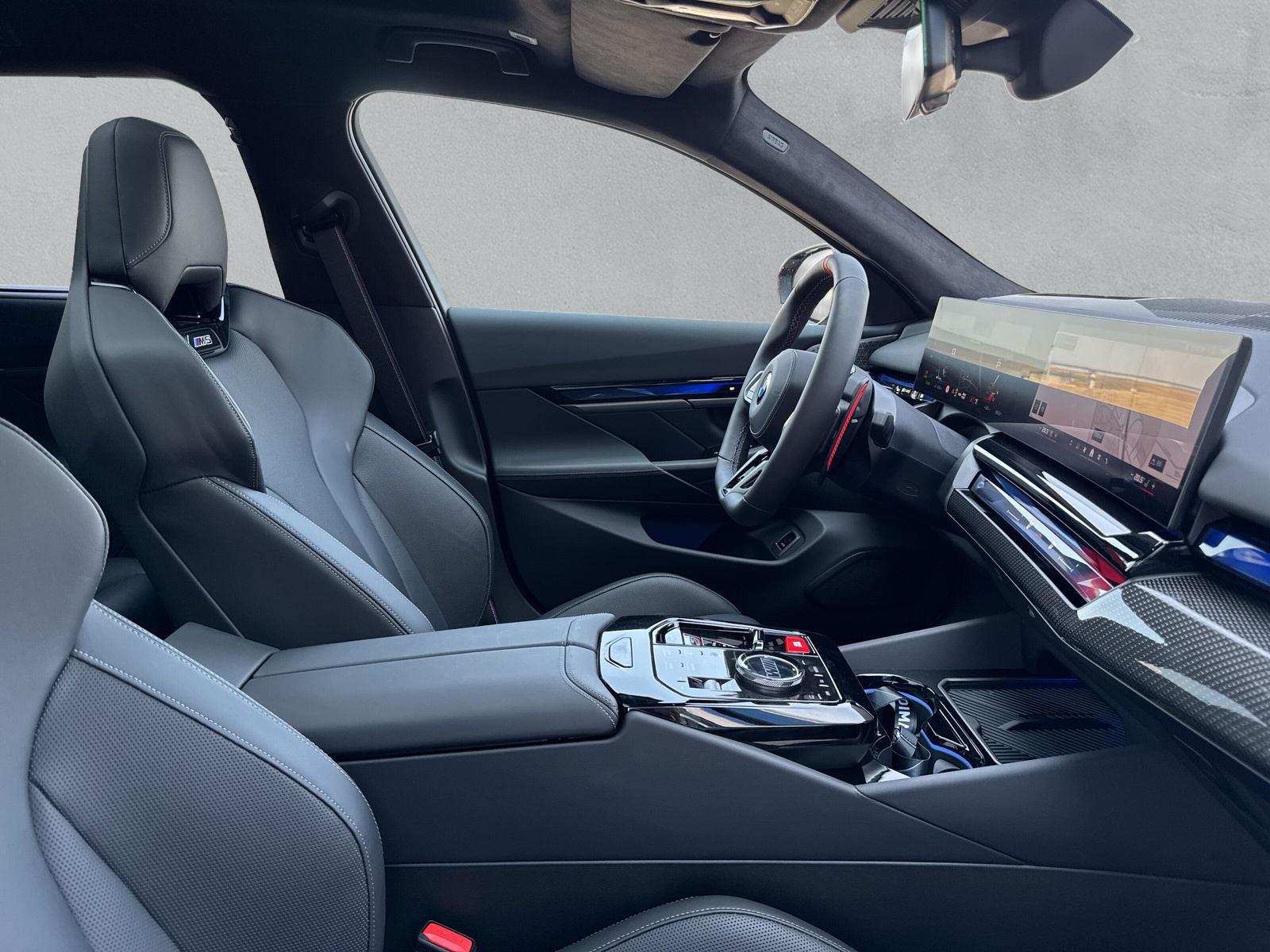 BMW M5 xDrive Touring - 14