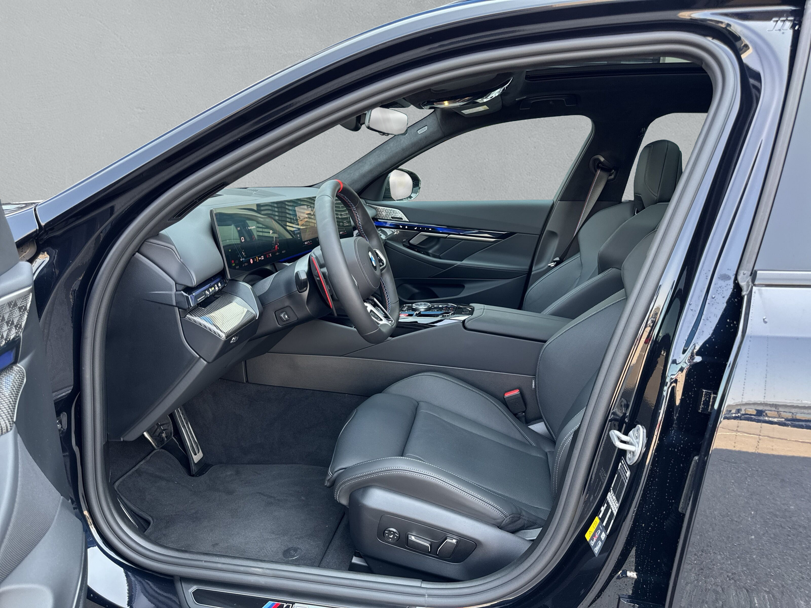 BMW M5 xDrive Touring - 12