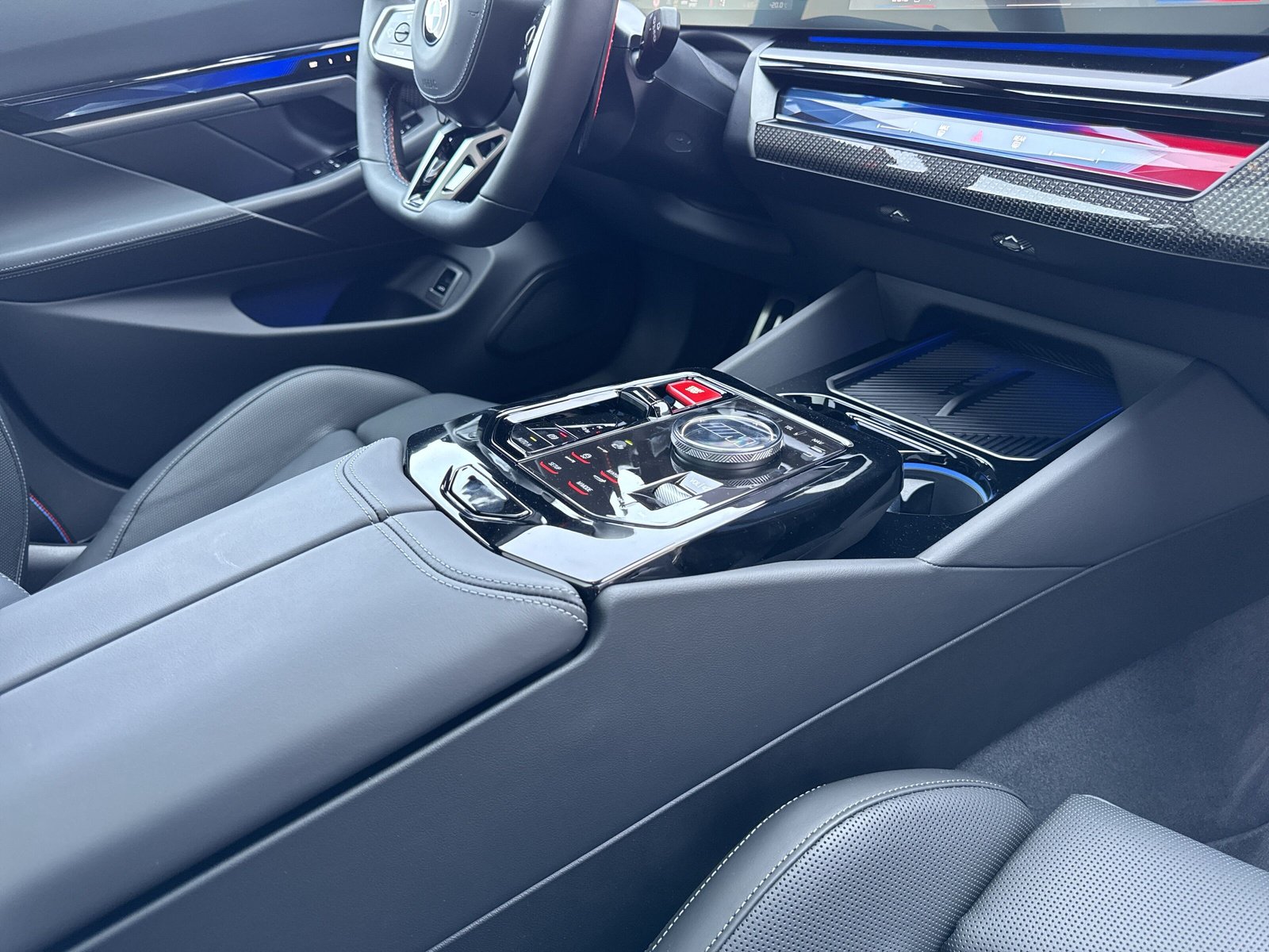 BMW M5 xDrive Touring - 15