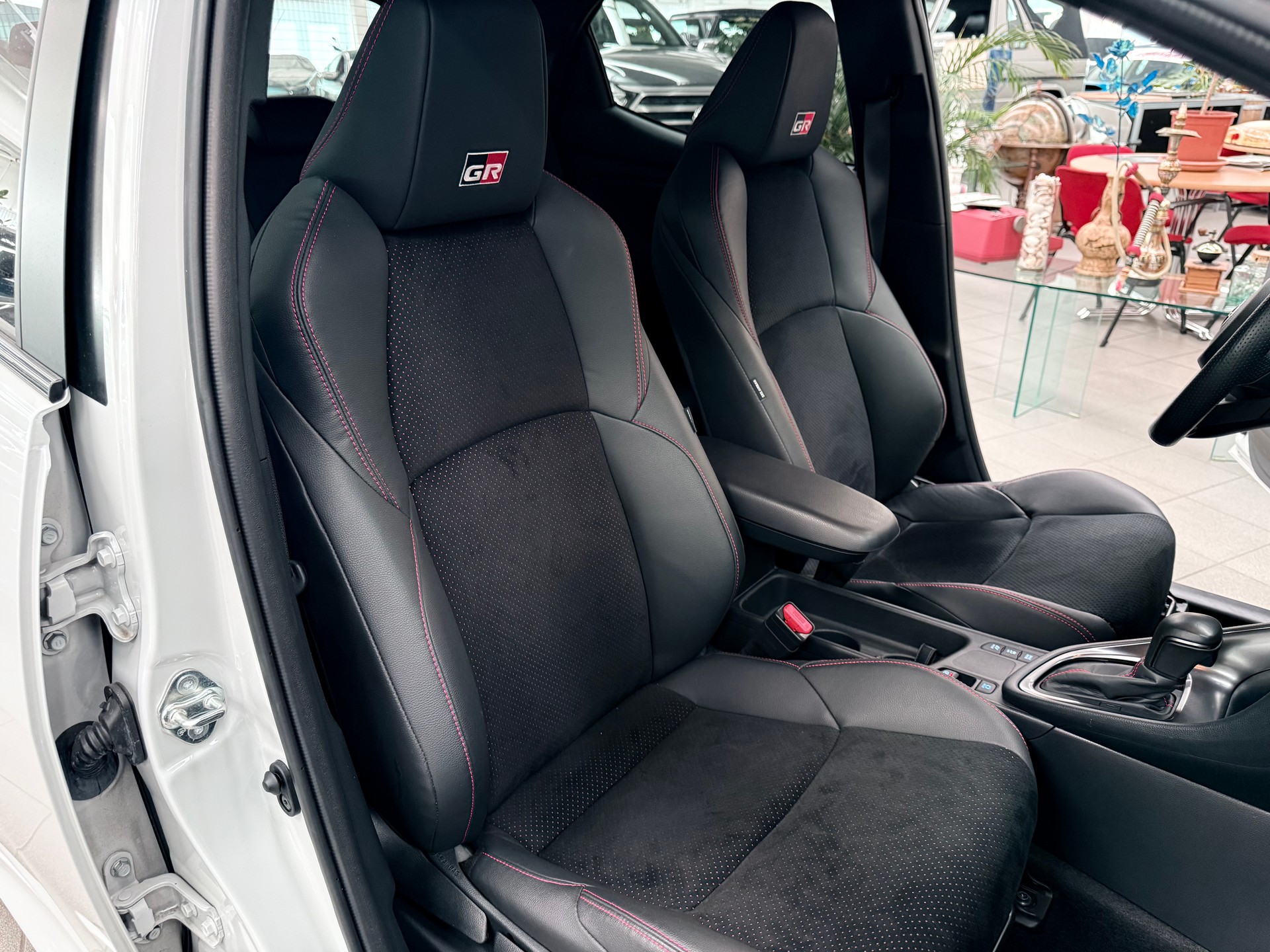 TOYOTA Yaris 1.5 GR Sport e-CVT - 9