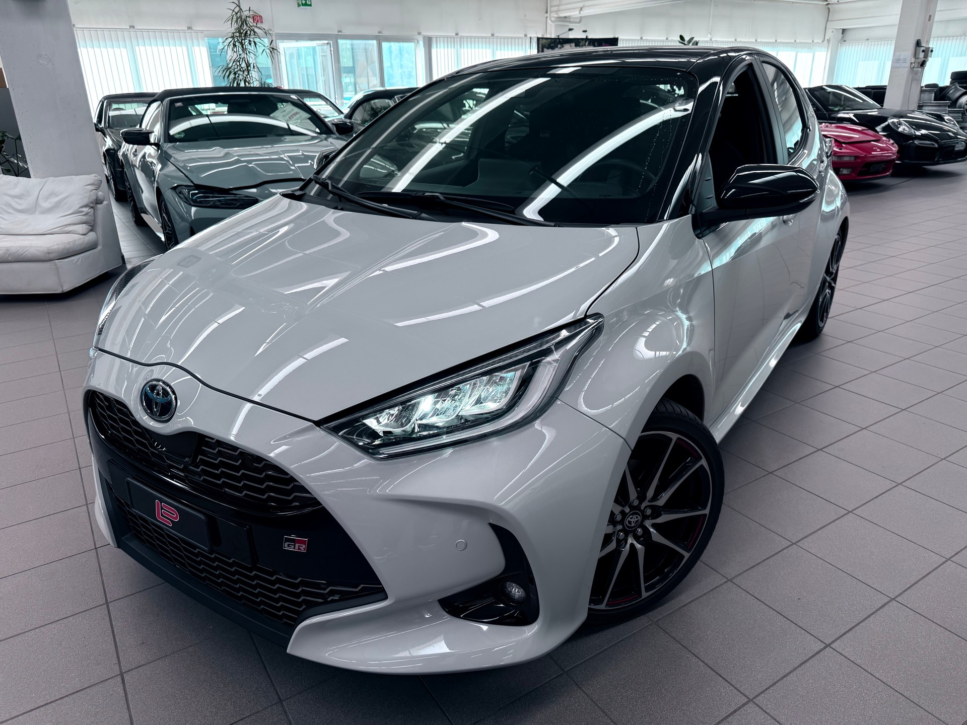 TOYOTA Yaris 1.5 GR Sport e-CVT