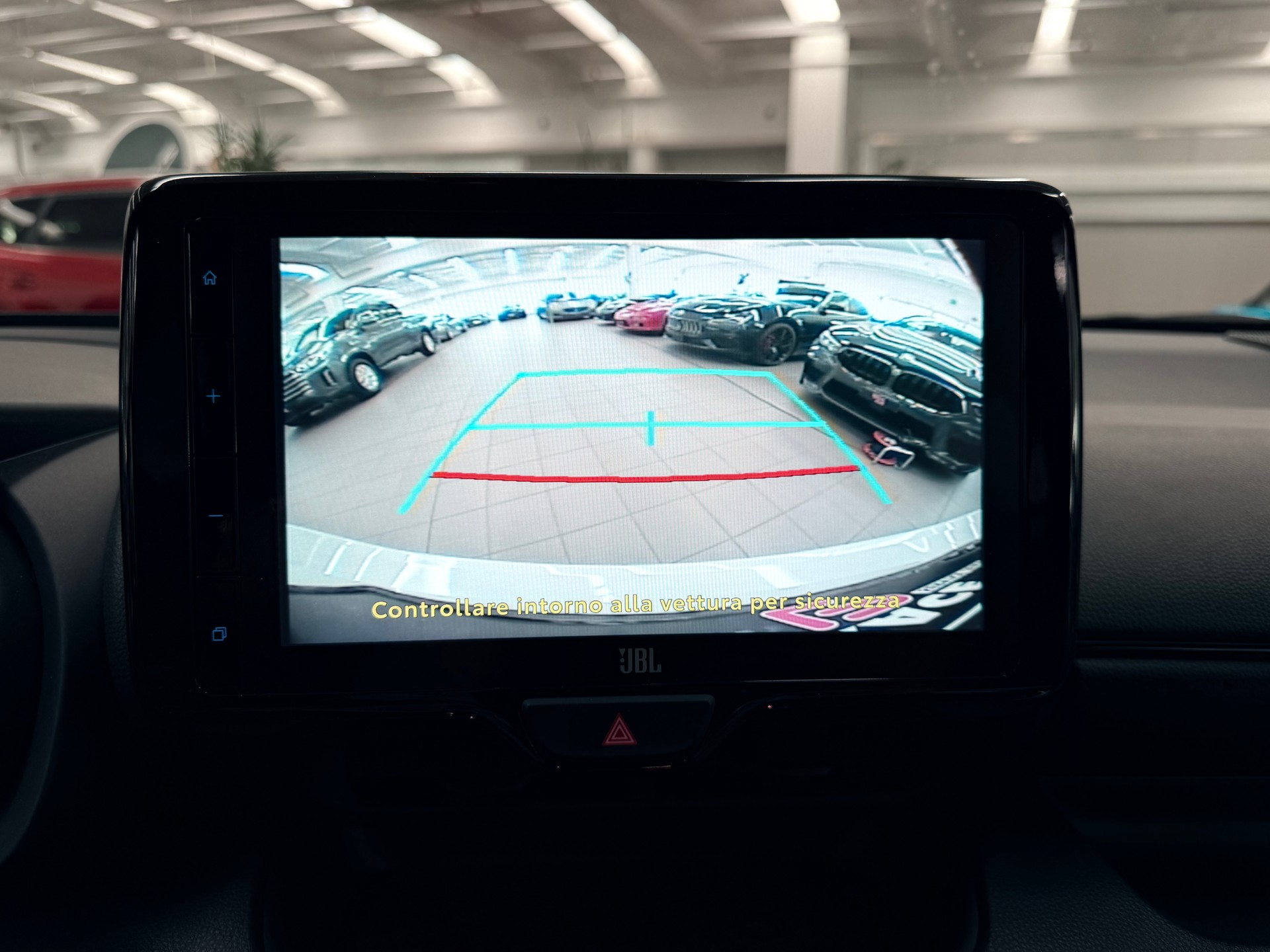 TOYOTA Yaris 1.5 GR Sport e-CVT - 12