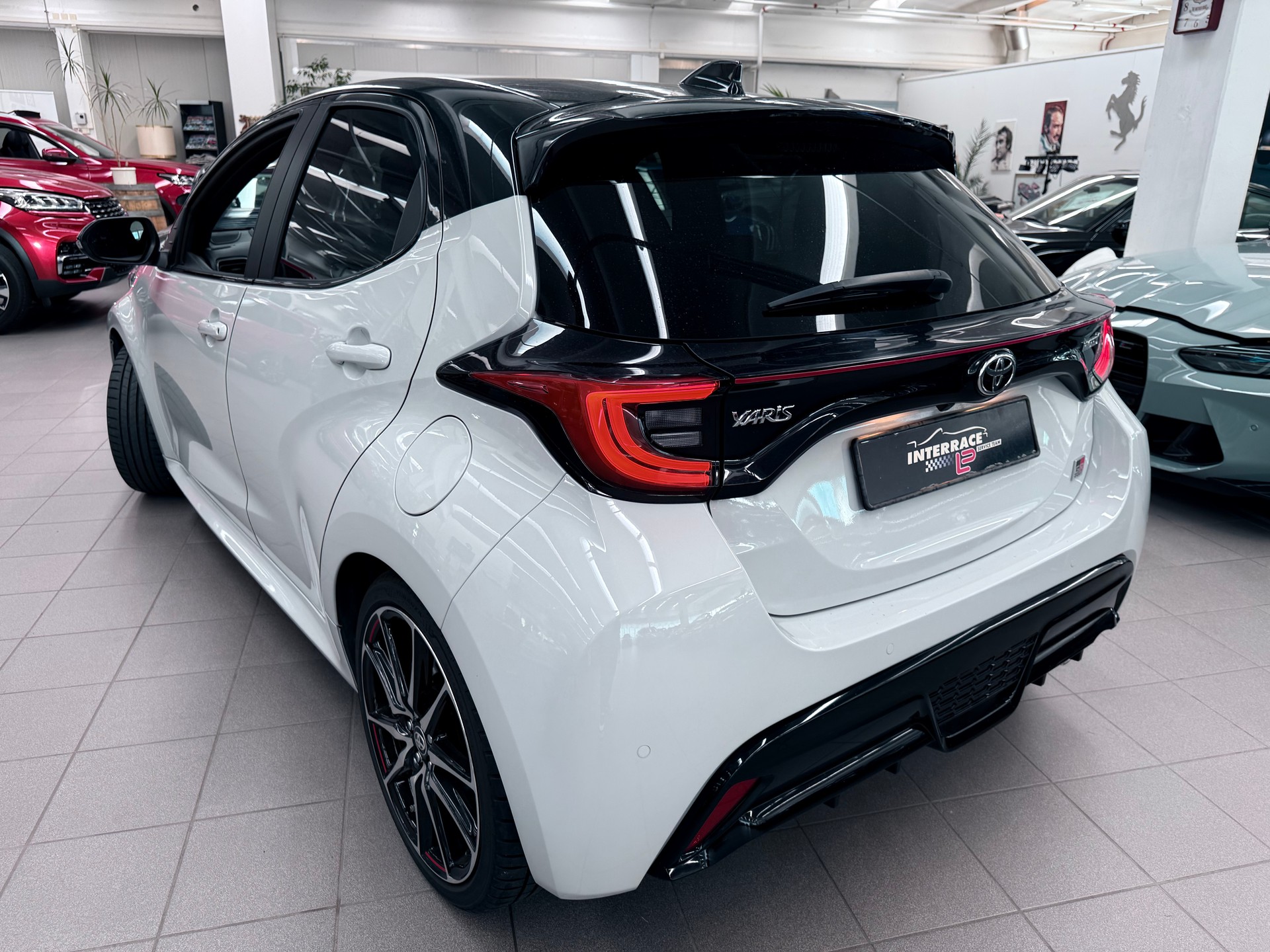 TOYOTA Yaris 1.5 GR Sport e-CVT - 3