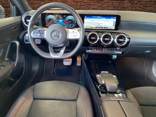 MERCEDES-BENZ A 200 AMG Line - 9