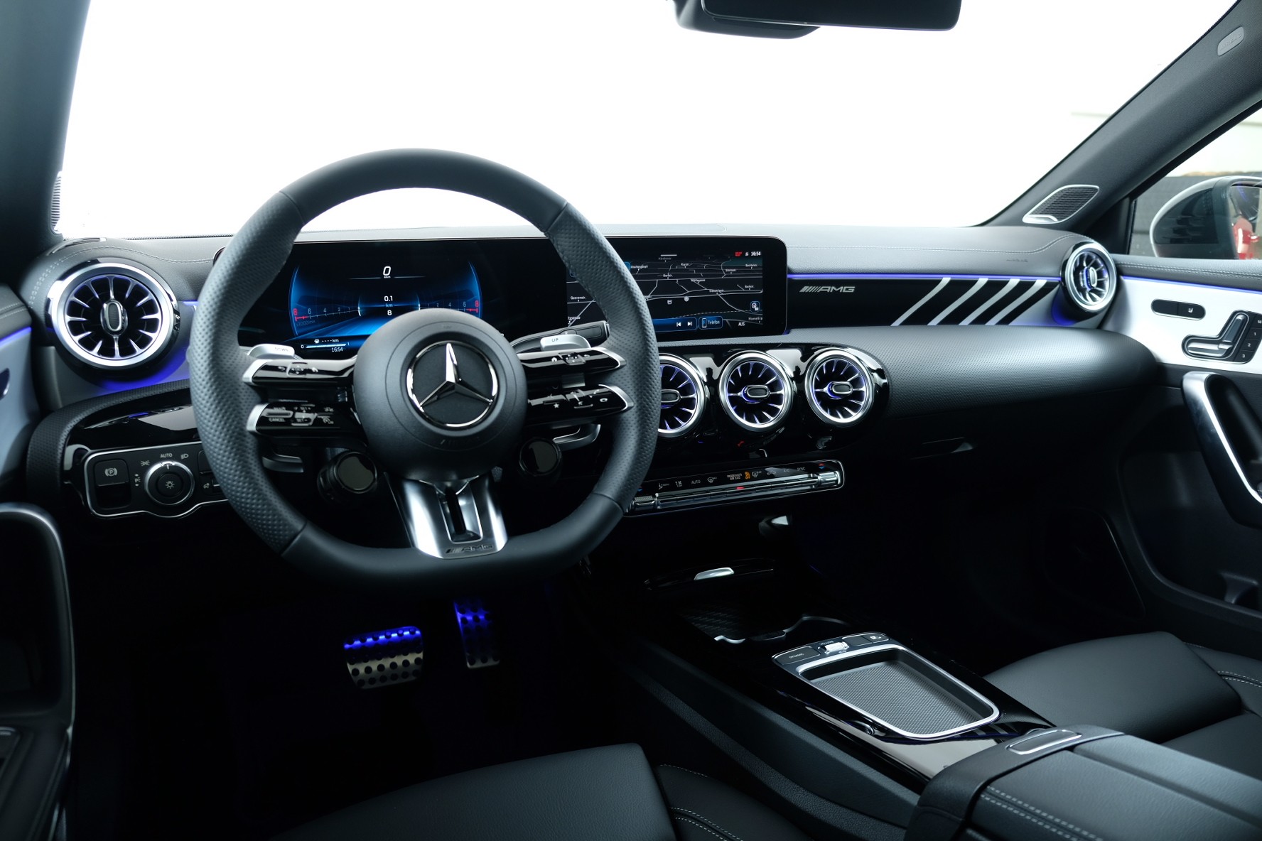 MERCEDES-BENZ A 35 AMG 4Matic Speedshift - 9