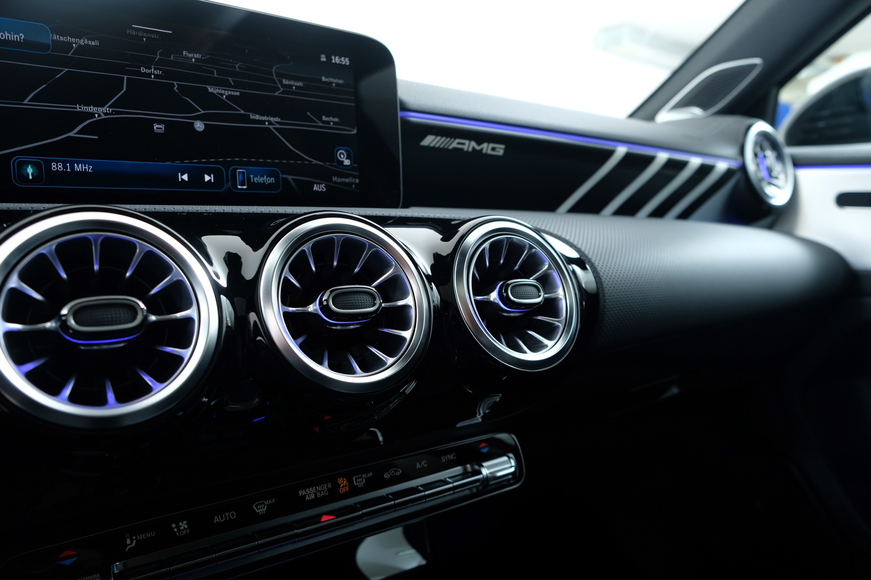 MERCEDES-BENZ A 35 AMG 4Matic Speedshift - 11