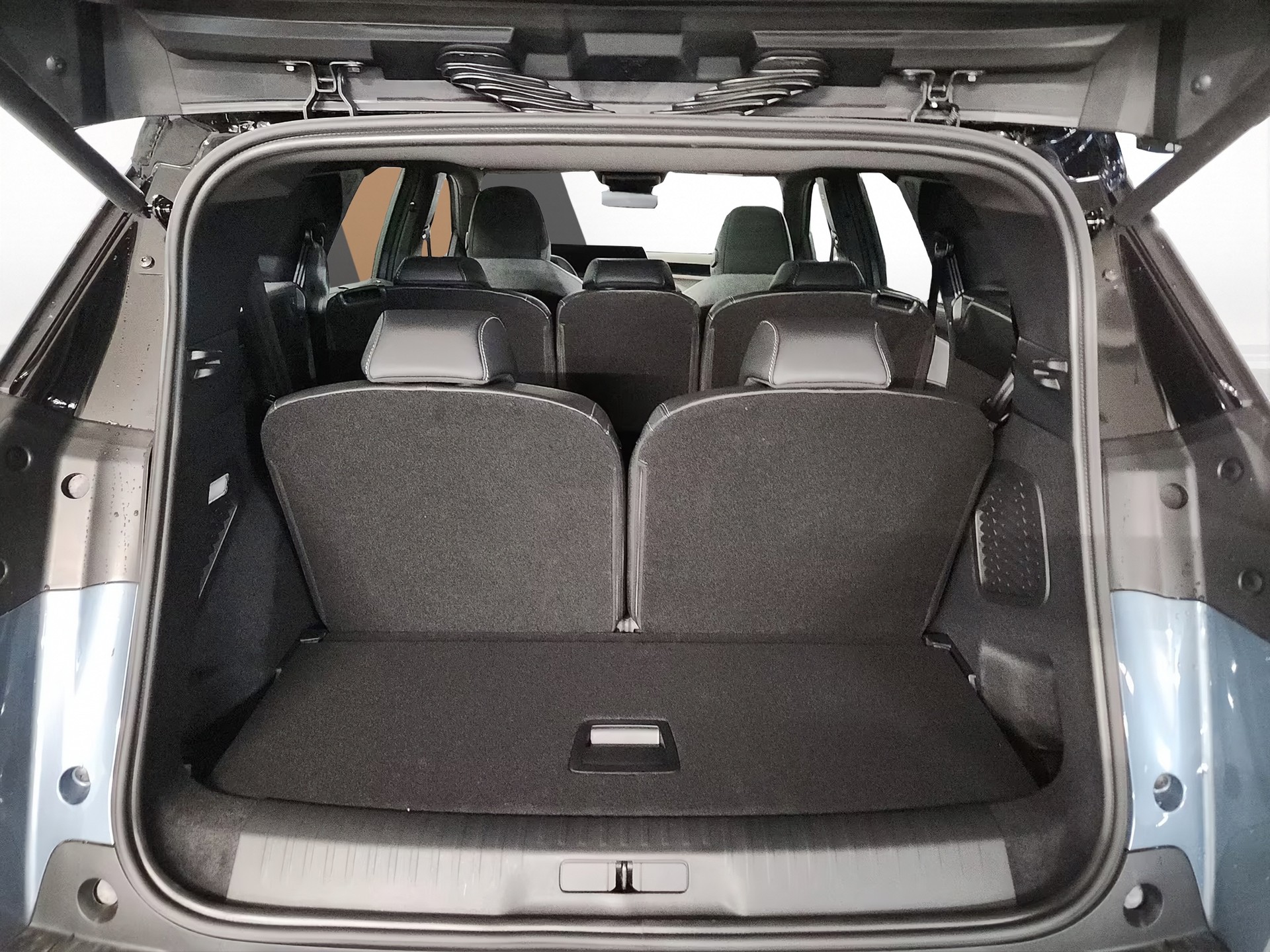PEUGEOT 5008 1.2 Hybrid e-DCS6 GT 7 Plätzer - 5