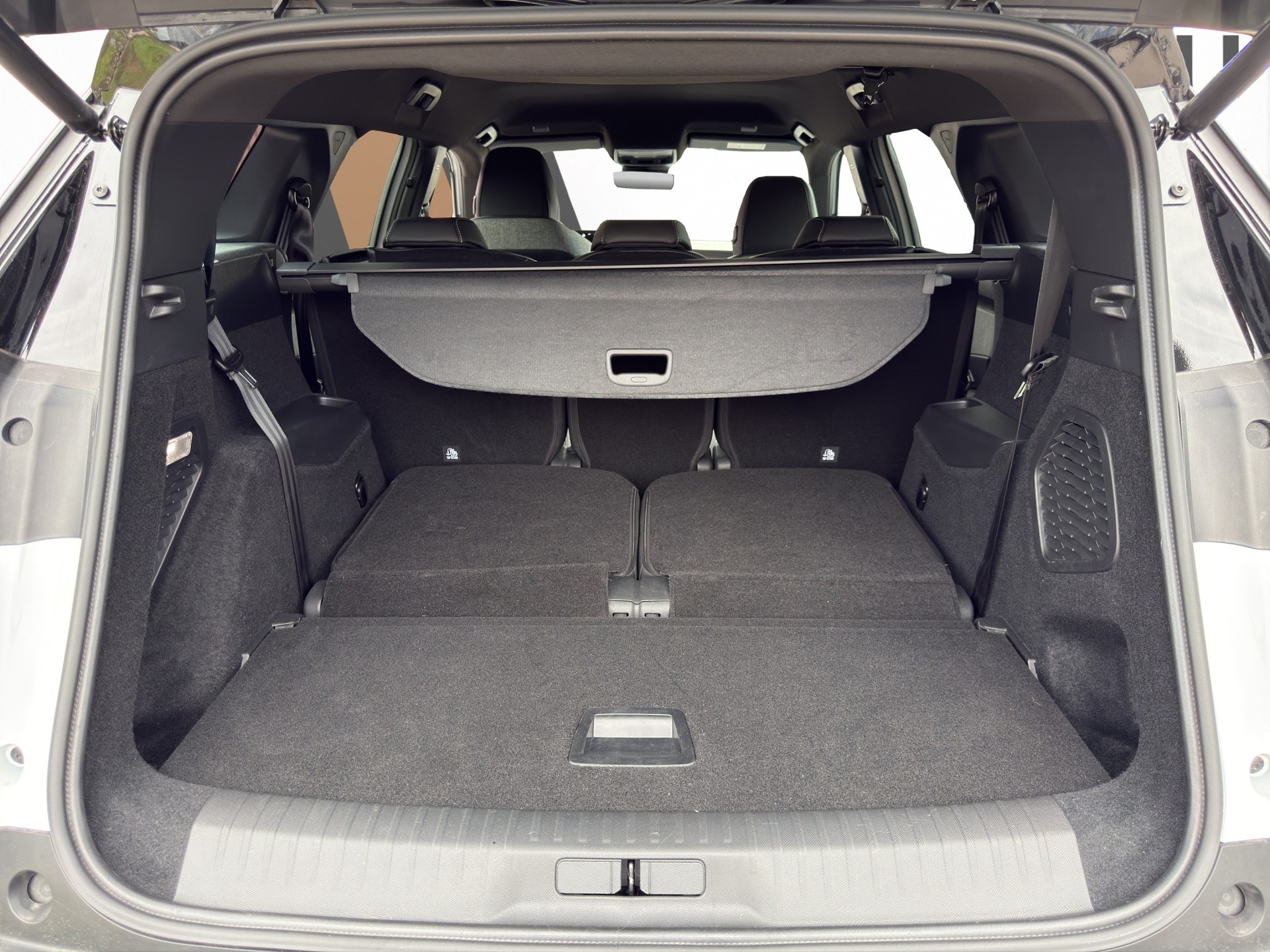 PEUGEOT 5008 1.2 Hybrid e-DCS6 GT 7 Plätzer - 19