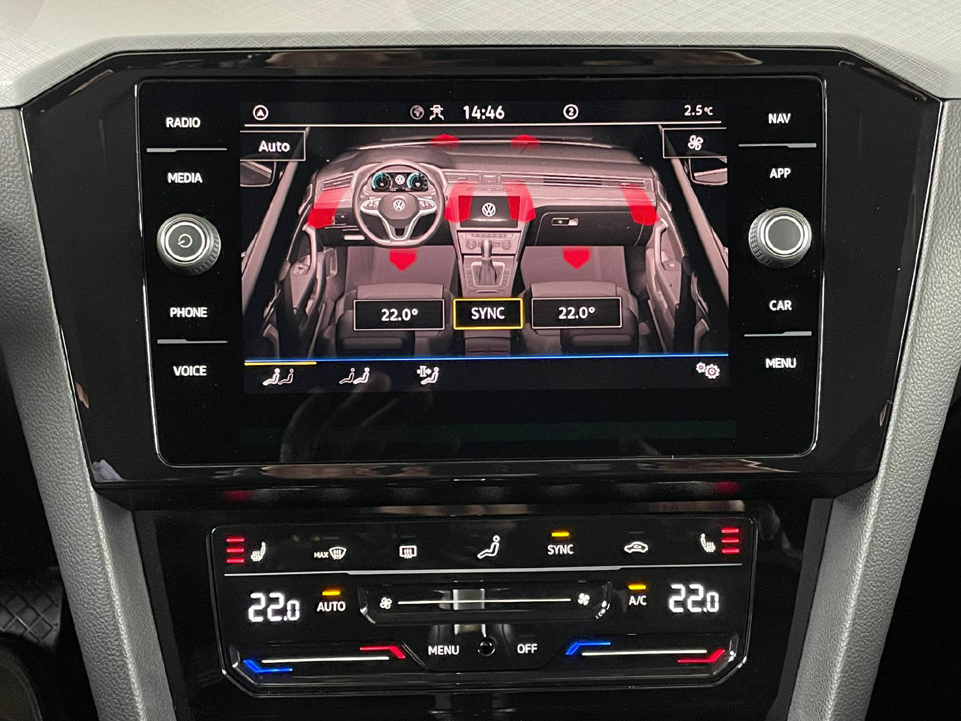 VW Passat Variant 1.5 TSI Business DSG-14
