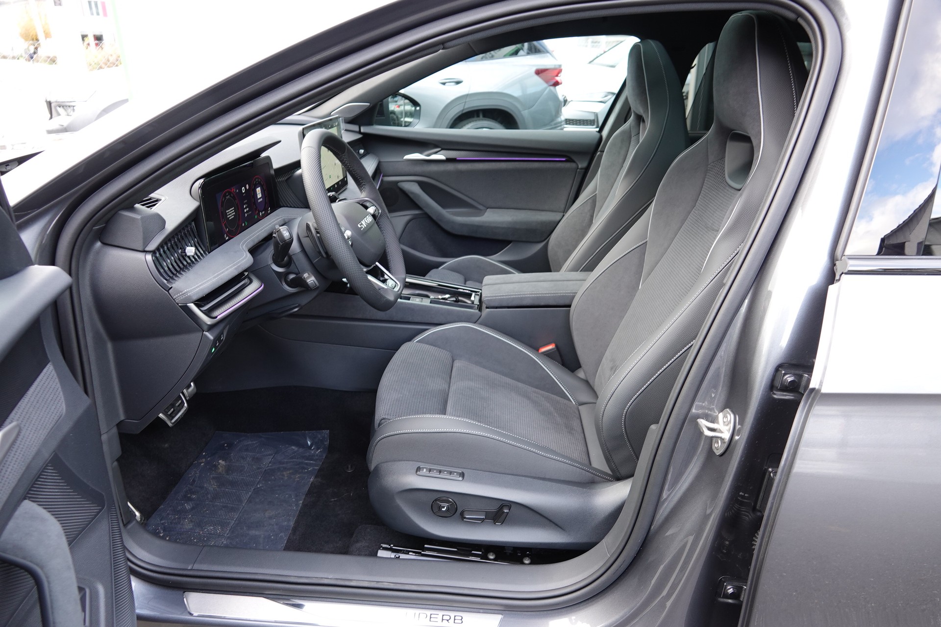 SKODA Superb Combi 2.0 TSI Sportline 4x4 DSG - 19