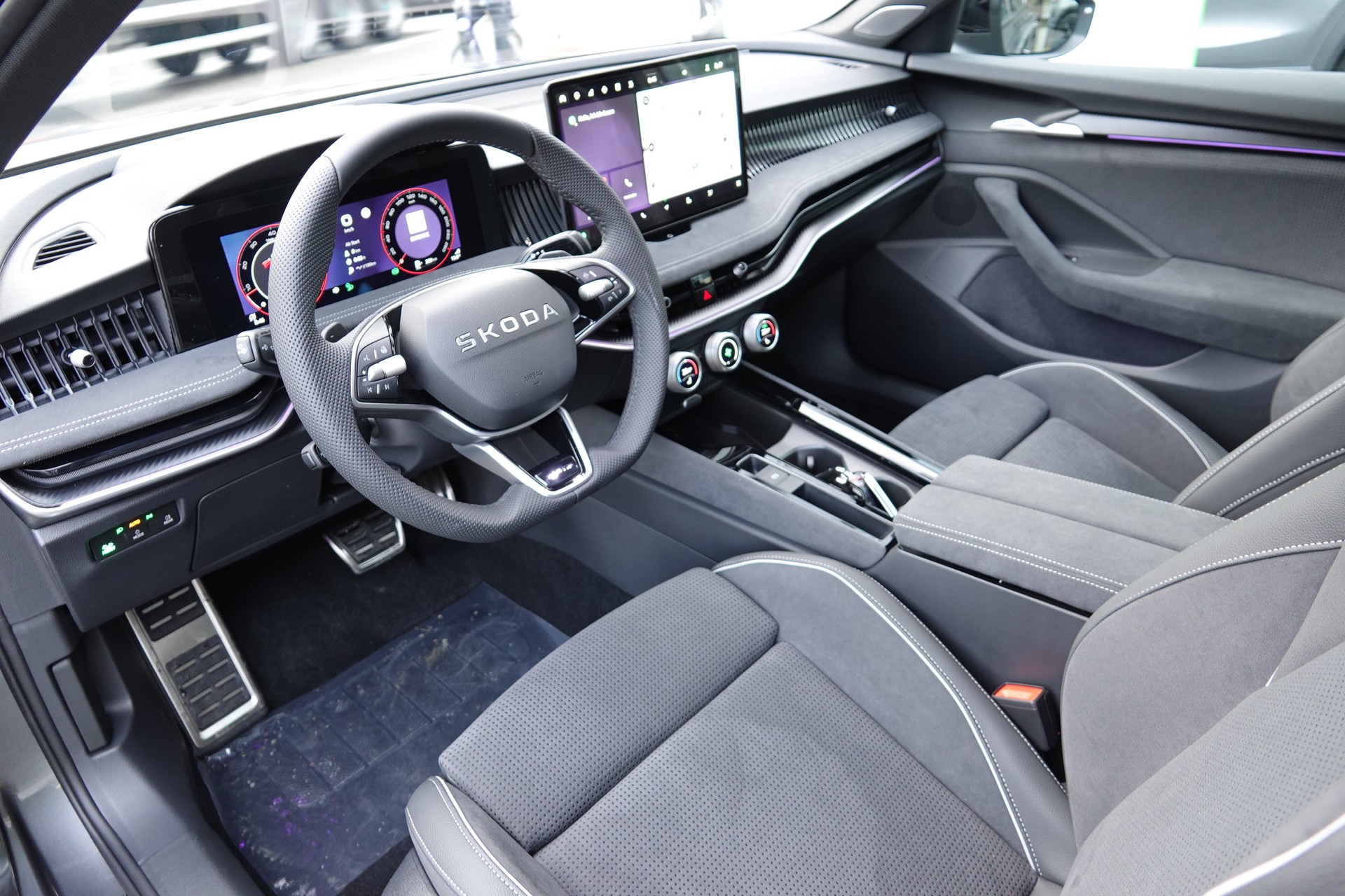 SKODA Superb Combi 2.0 TSI Sportline 4x4 DSG - 14