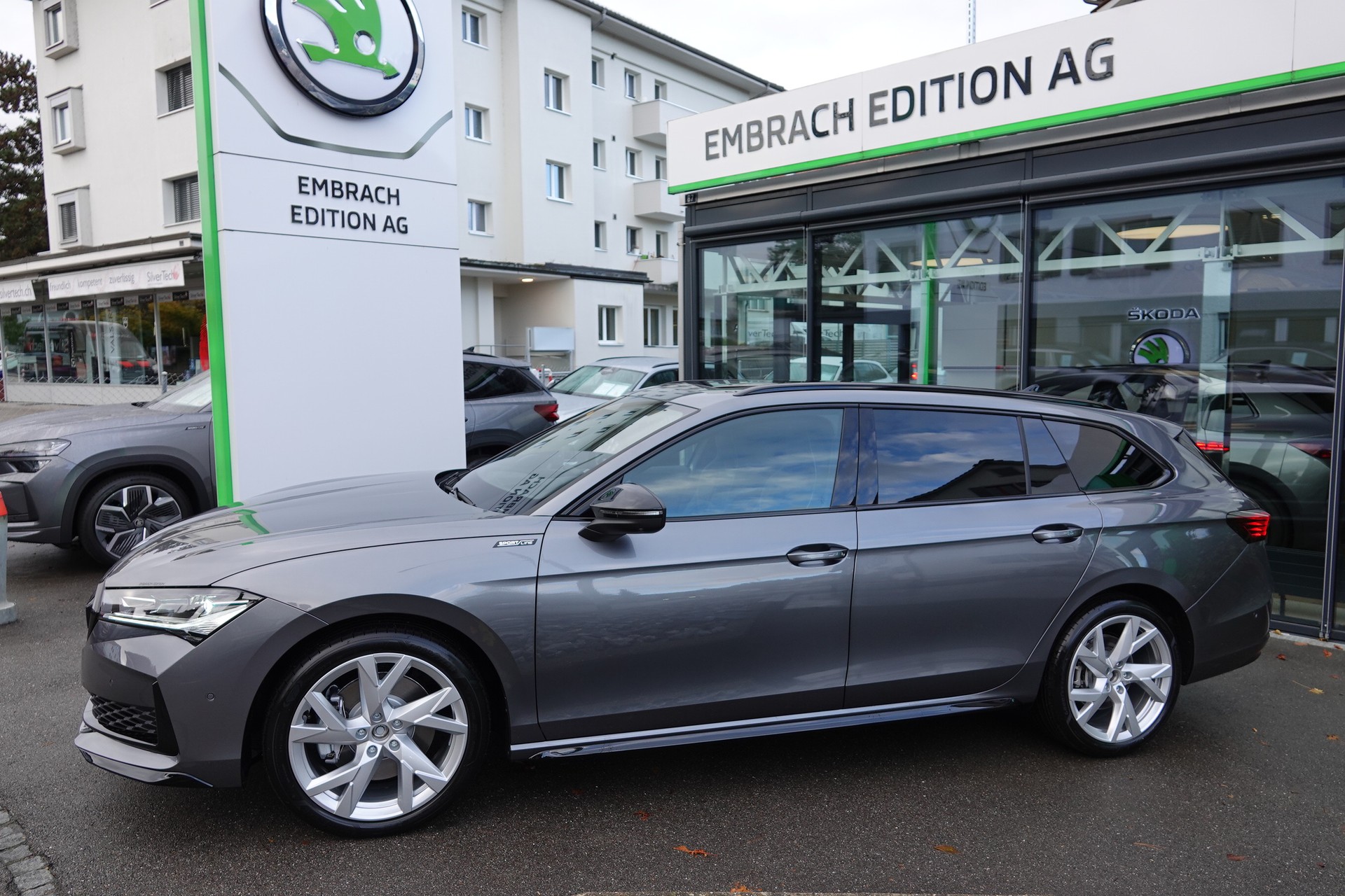 SKODA Superb Combi 2.0 TSI Sportline 4x4 DSG - 10