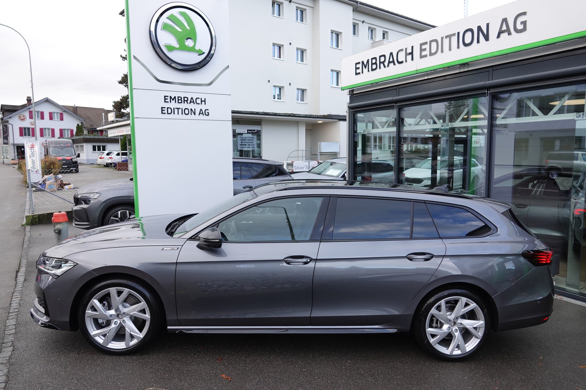 SKODA Superb Combi 2.0 TSI Sportline 4x4 DSG - 11