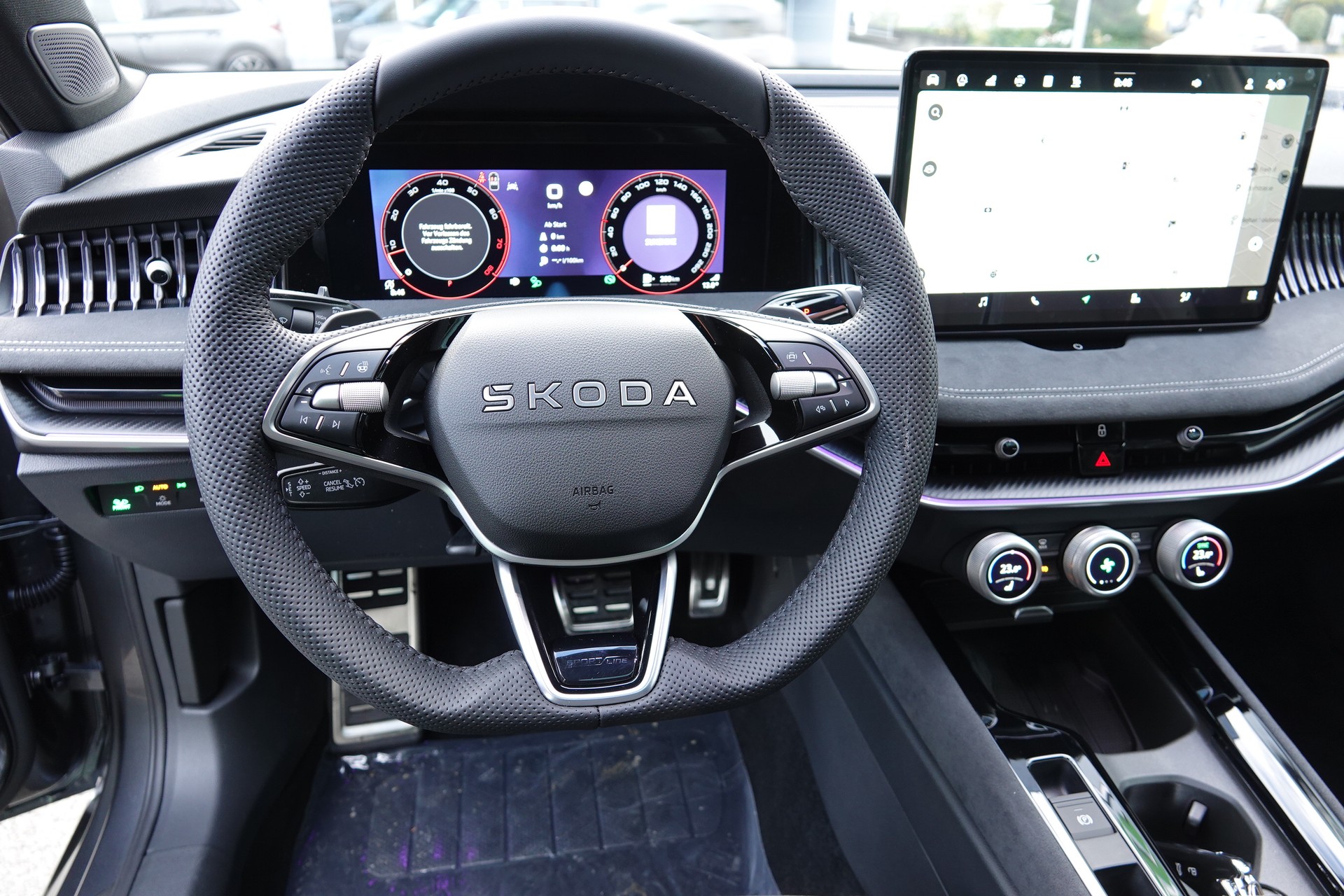 SKODA Superb Combi 2.0 TSI Sportline 4x4 DSG - 18