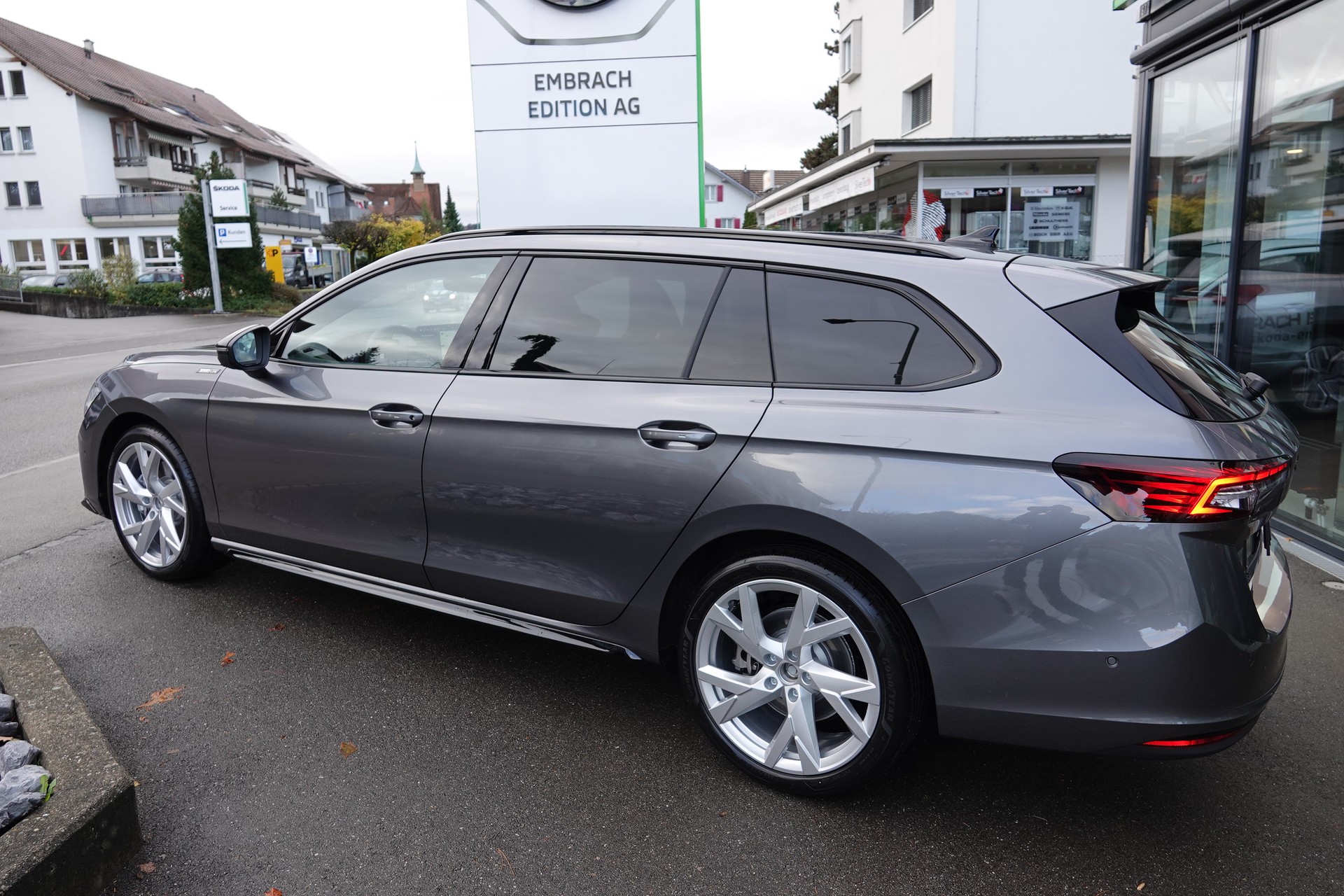 SKODA Superb Combi 2.0 TSI Sportline 4x4 DSG - 12
