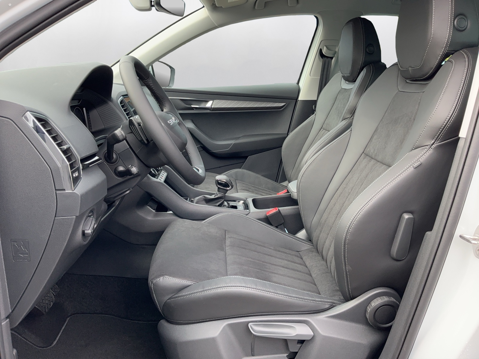 SKODA Karoq 2.0 TDI CR Dynamic 4x4 DSG - 10