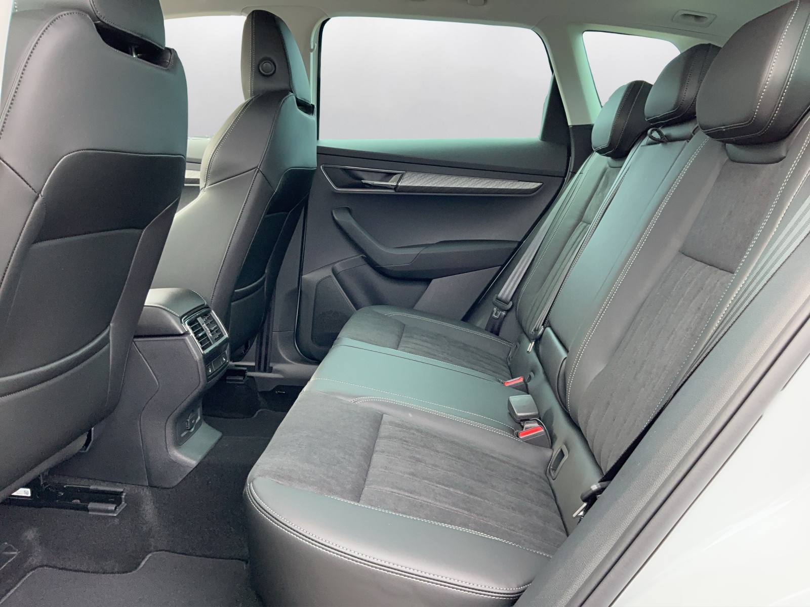 SKODA Karoq 2.0 TDI CR Dynamic 4x4 DSG - 11