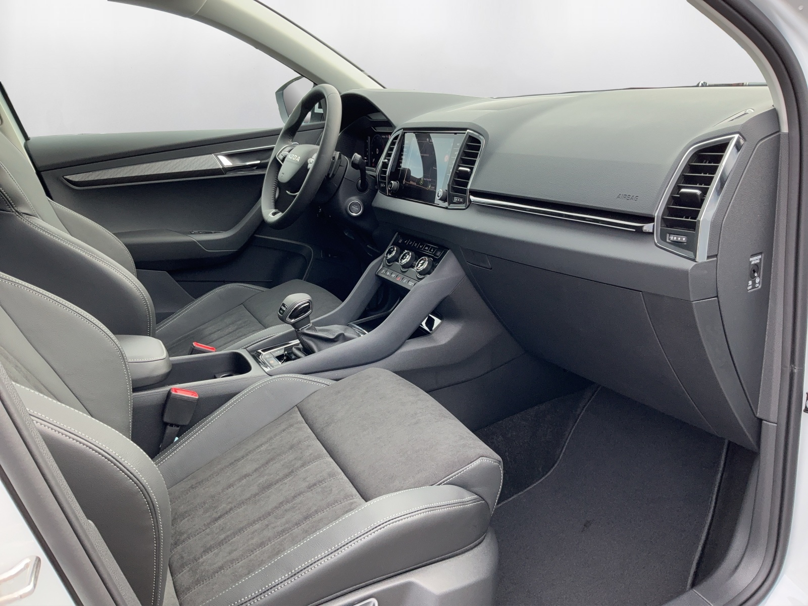 SKODA Karoq 2.0 TDI CR Dynamic 4x4 DSG - 14