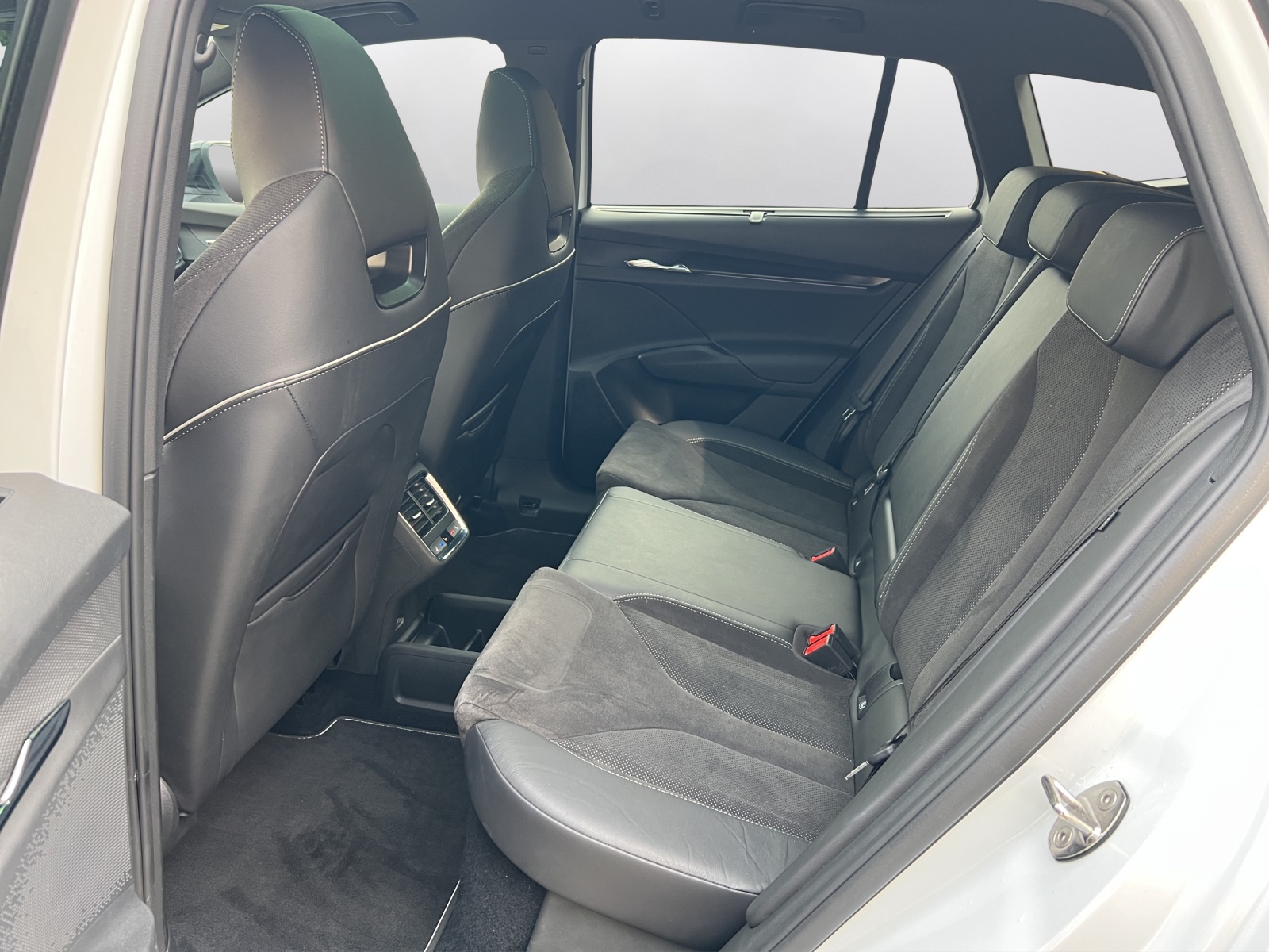 SKODA Enyaq iV 80x SportLine - 11