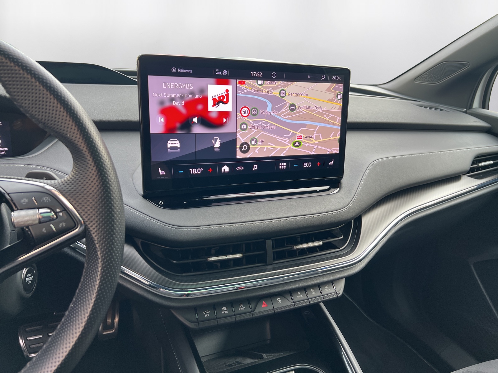 SKODA Enyaq iV 80x SportLine - 9