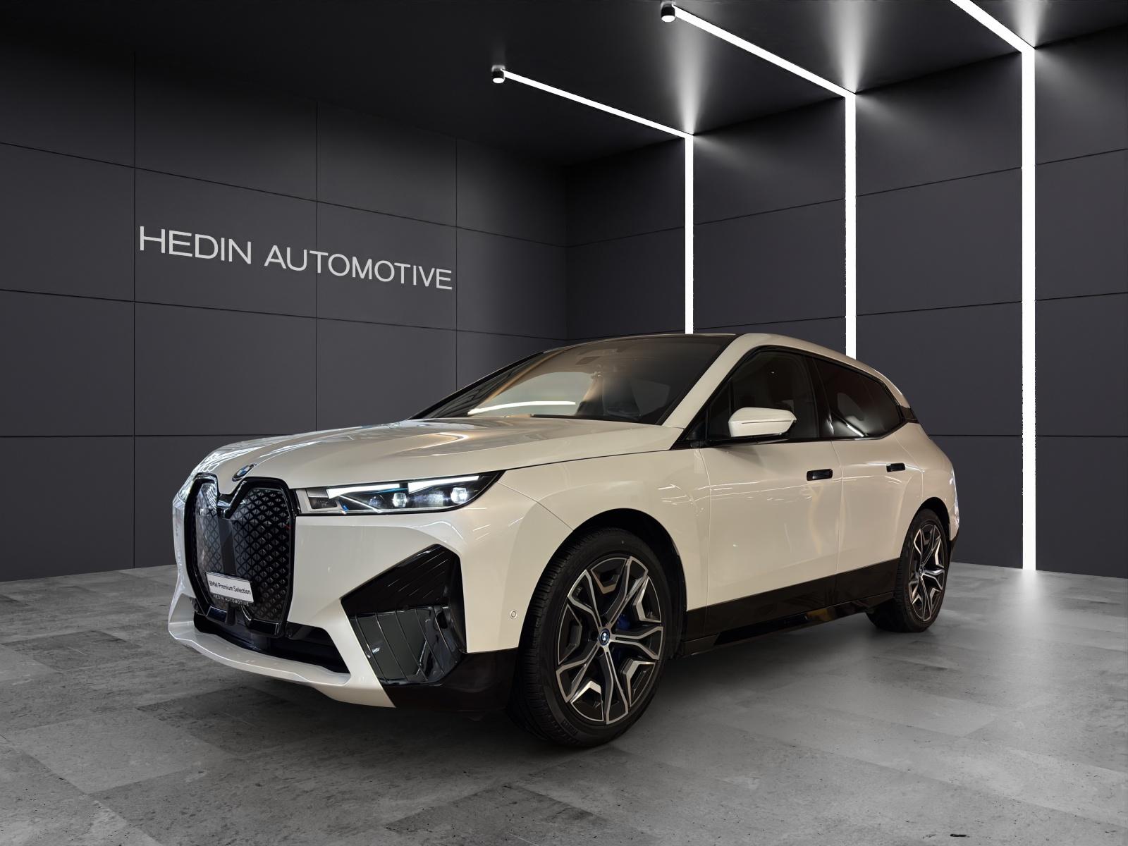 BMW iX xDrive40 SUV / Geländewagen