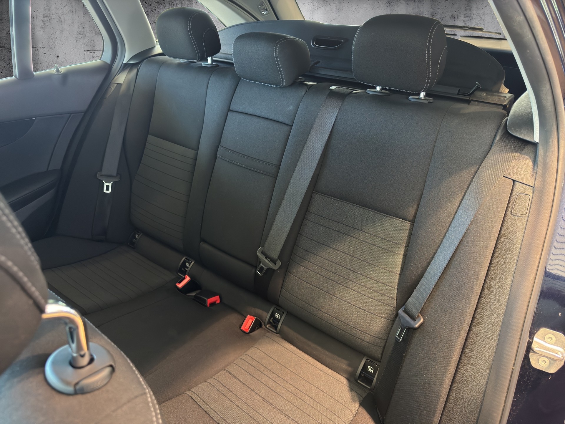 MERCEDES-BENZ C 220 d Swiss Star 4M 9G-Tronic - 11