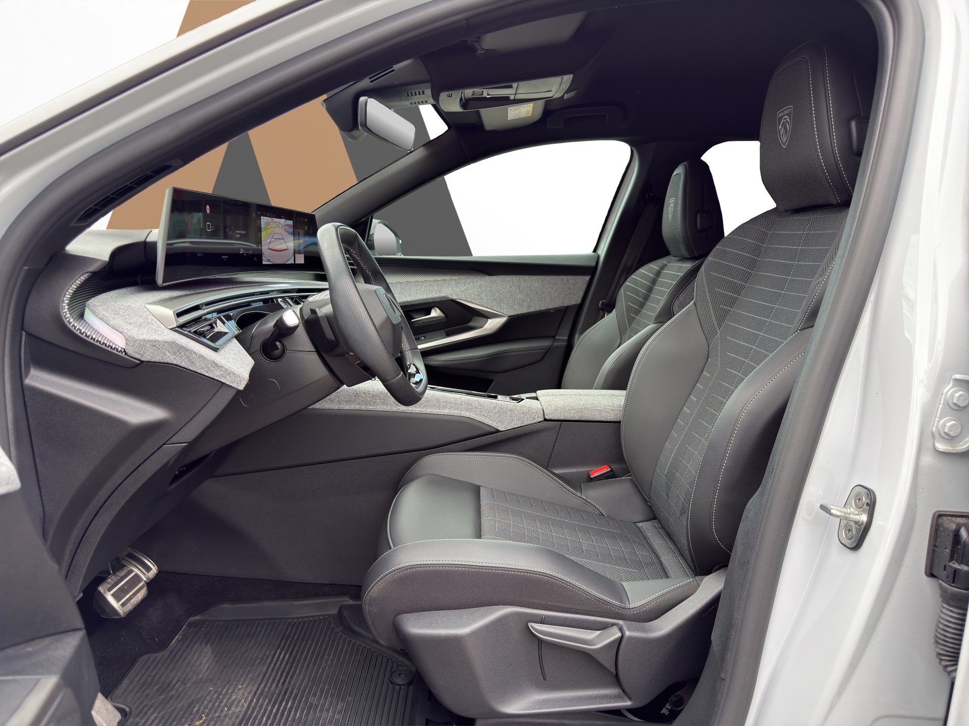 PEUGEOT 5008 1.2 Hybrid e-DCS6 GT 7 Plätzer - 8