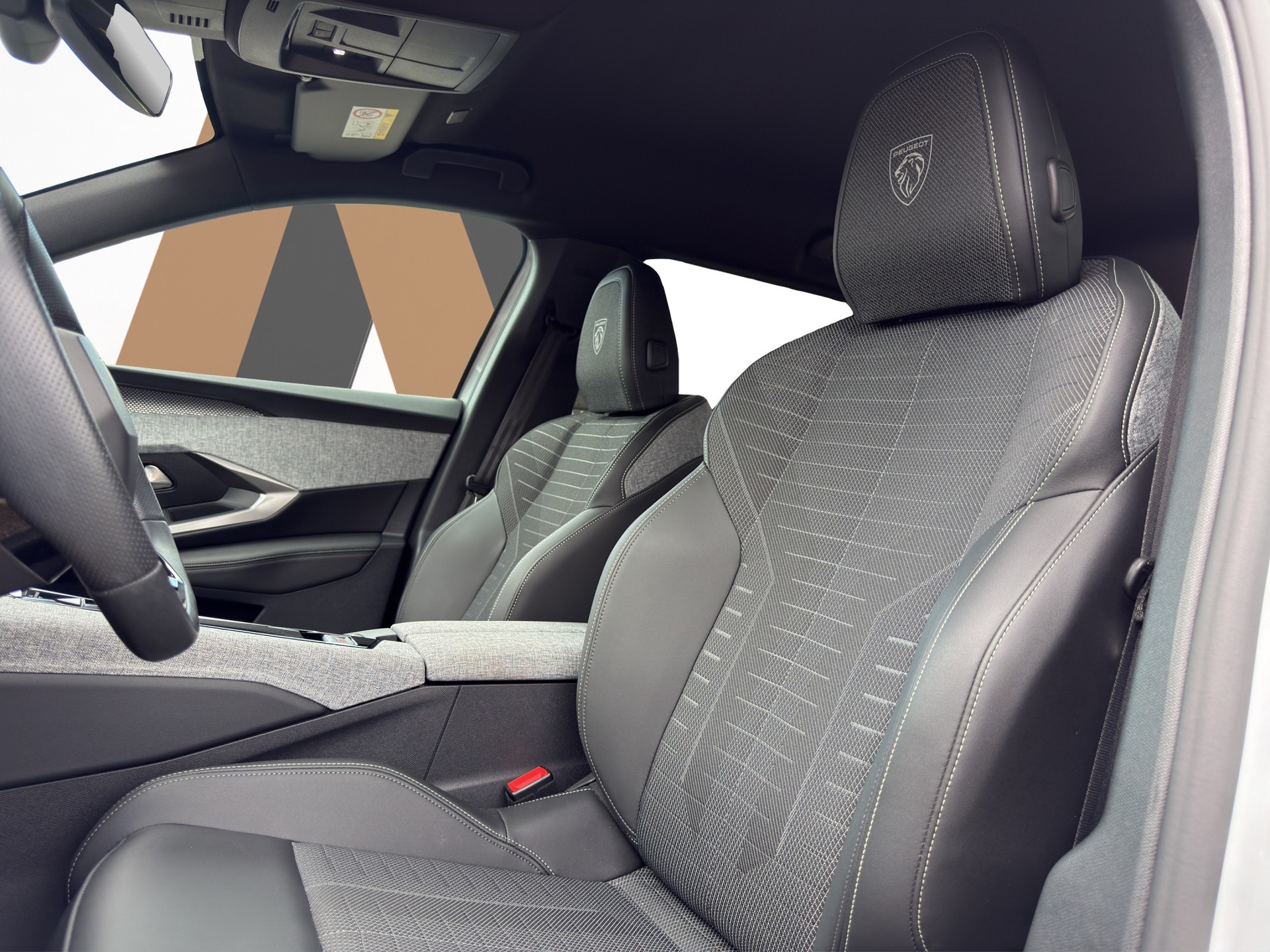 PEUGEOT 5008 1.2 Hybrid e-DCS6 GT 7 Plätzer - 23