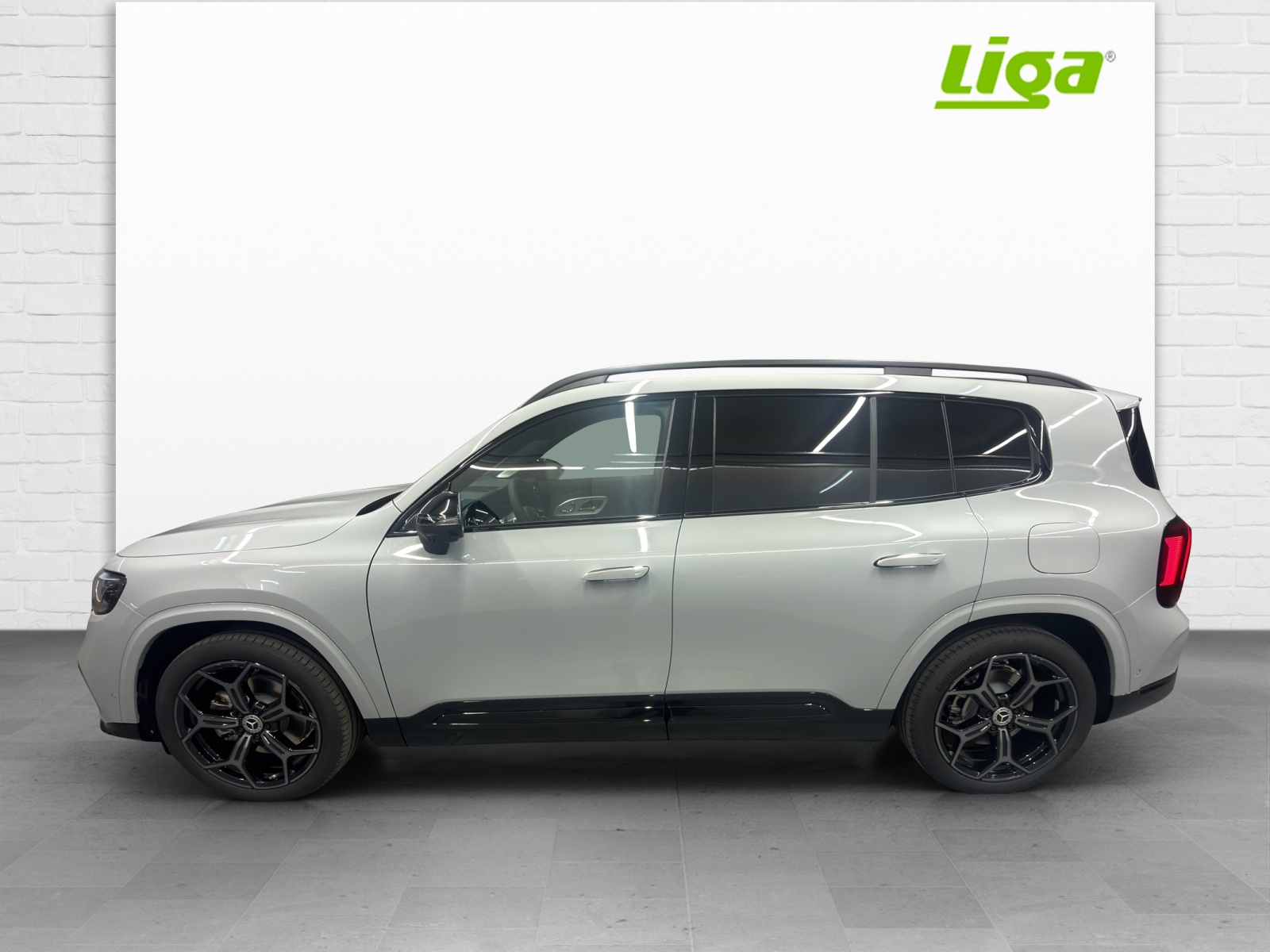 MERCEDES-BENZ GLB 220 AMG Line 4Matic - 3