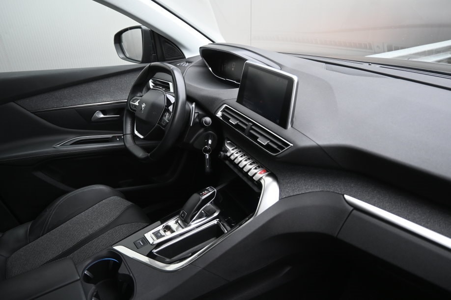PEUGEOT 3008 1.5 BlueHDi GT Line EAT - 7