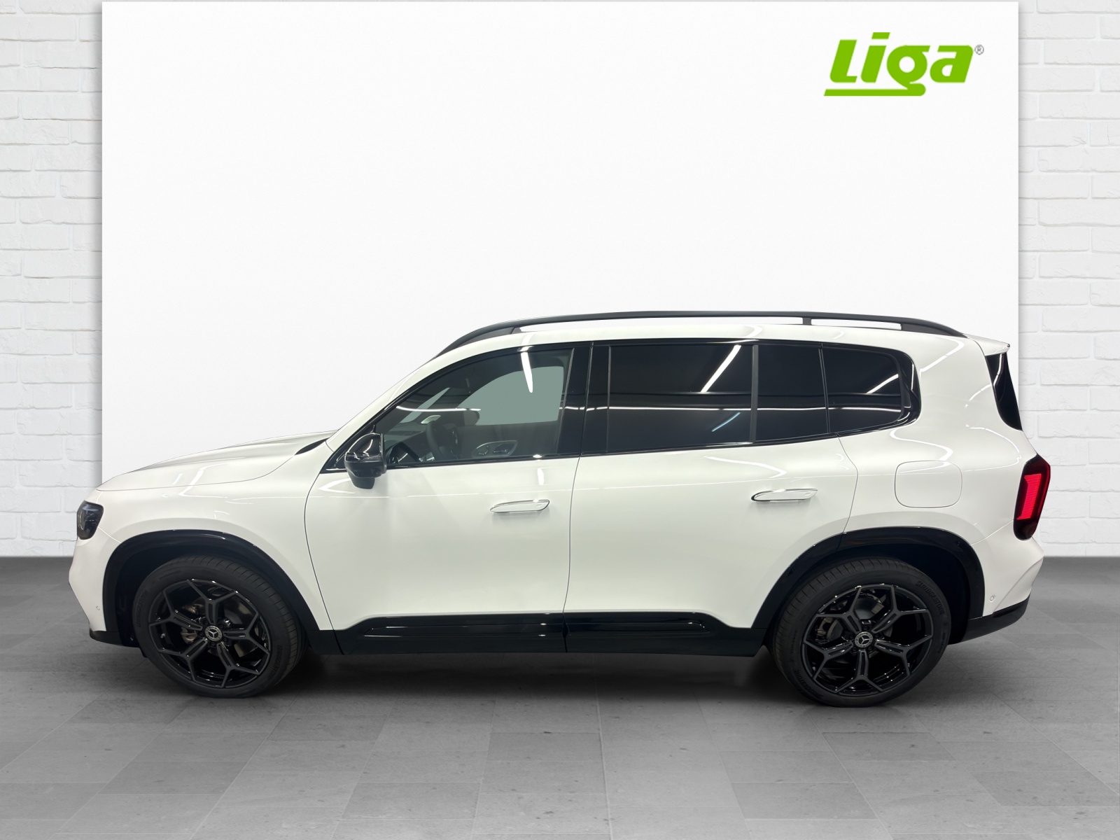 MERCEDES-BENZ GLB 220 AMG Line 4Matic - 3