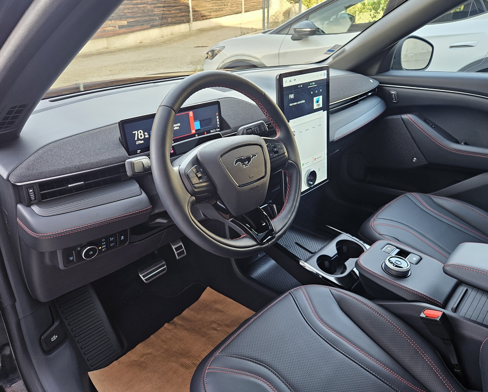 FORD Mustang MACH-E Premium AWD 72.6 kWh - 10