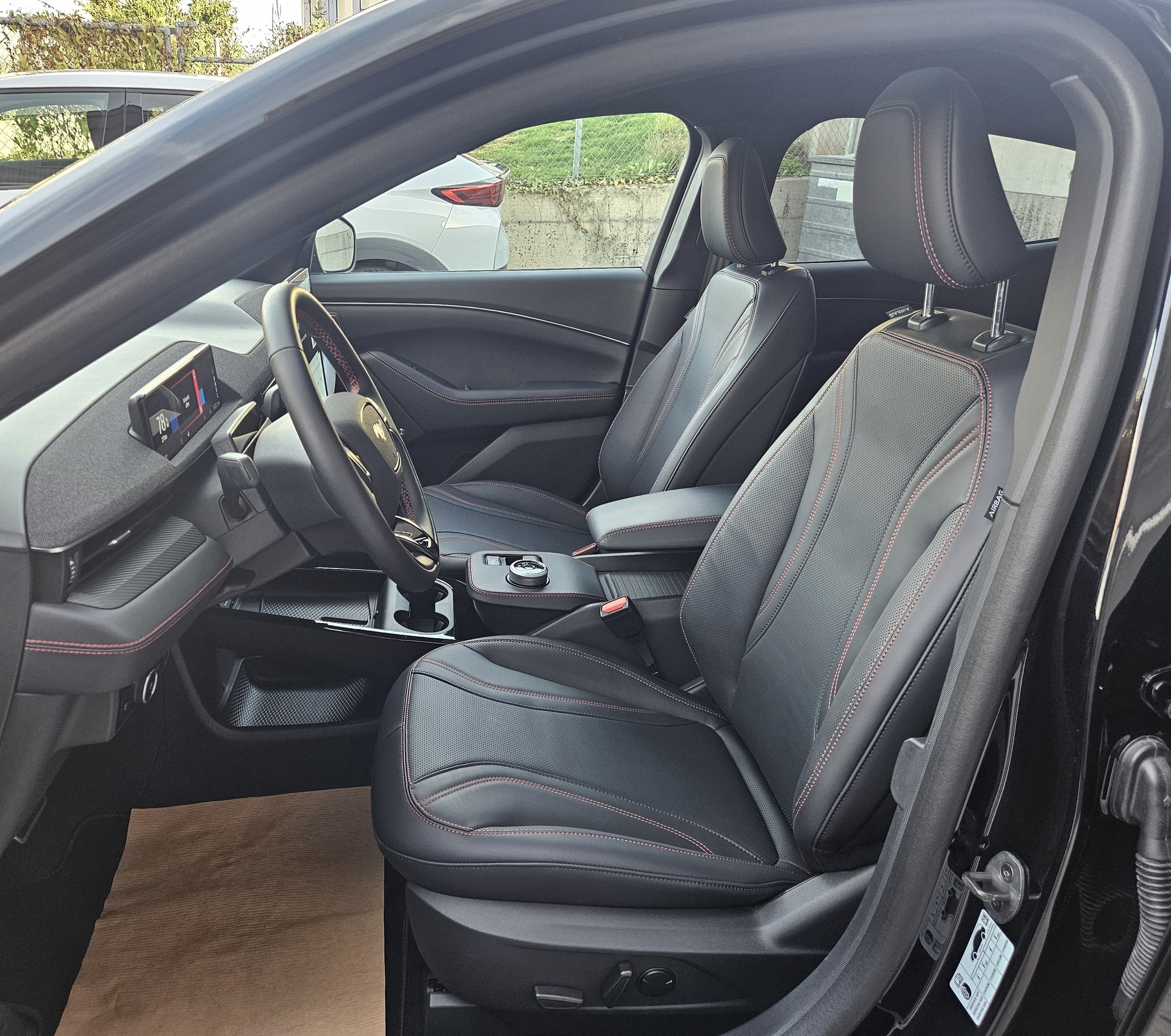 FORD Mustang MACH-E Premium AWD 72.6 kWh - 9