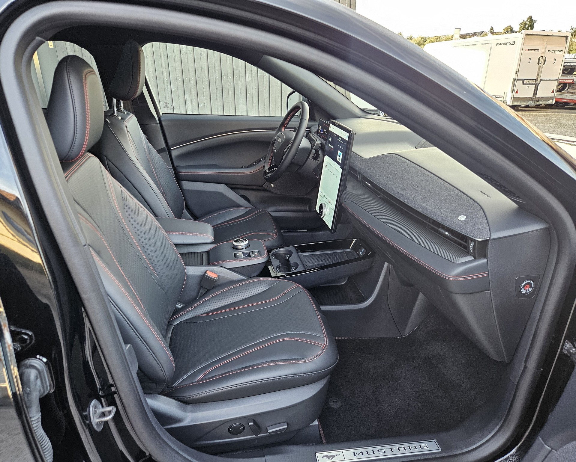 FORD Mustang MACH-E Premium AWD 72.6 kWh - 12
