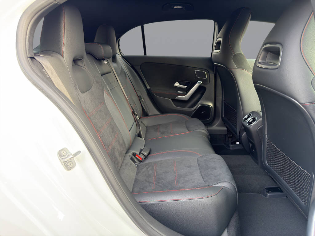 MERCEDES-BENZ A 220 AMG Line 4matic - 14